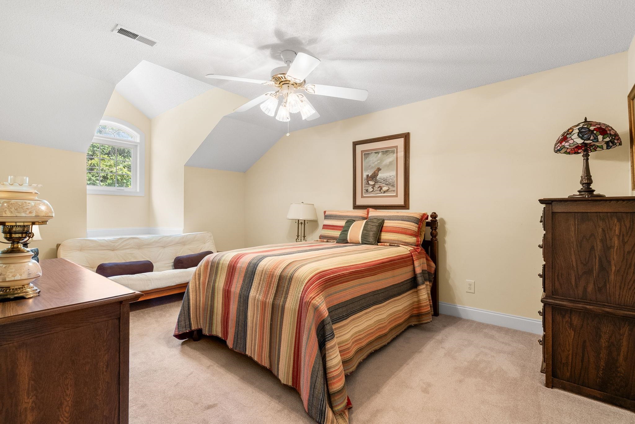 2616577 | Photo 36