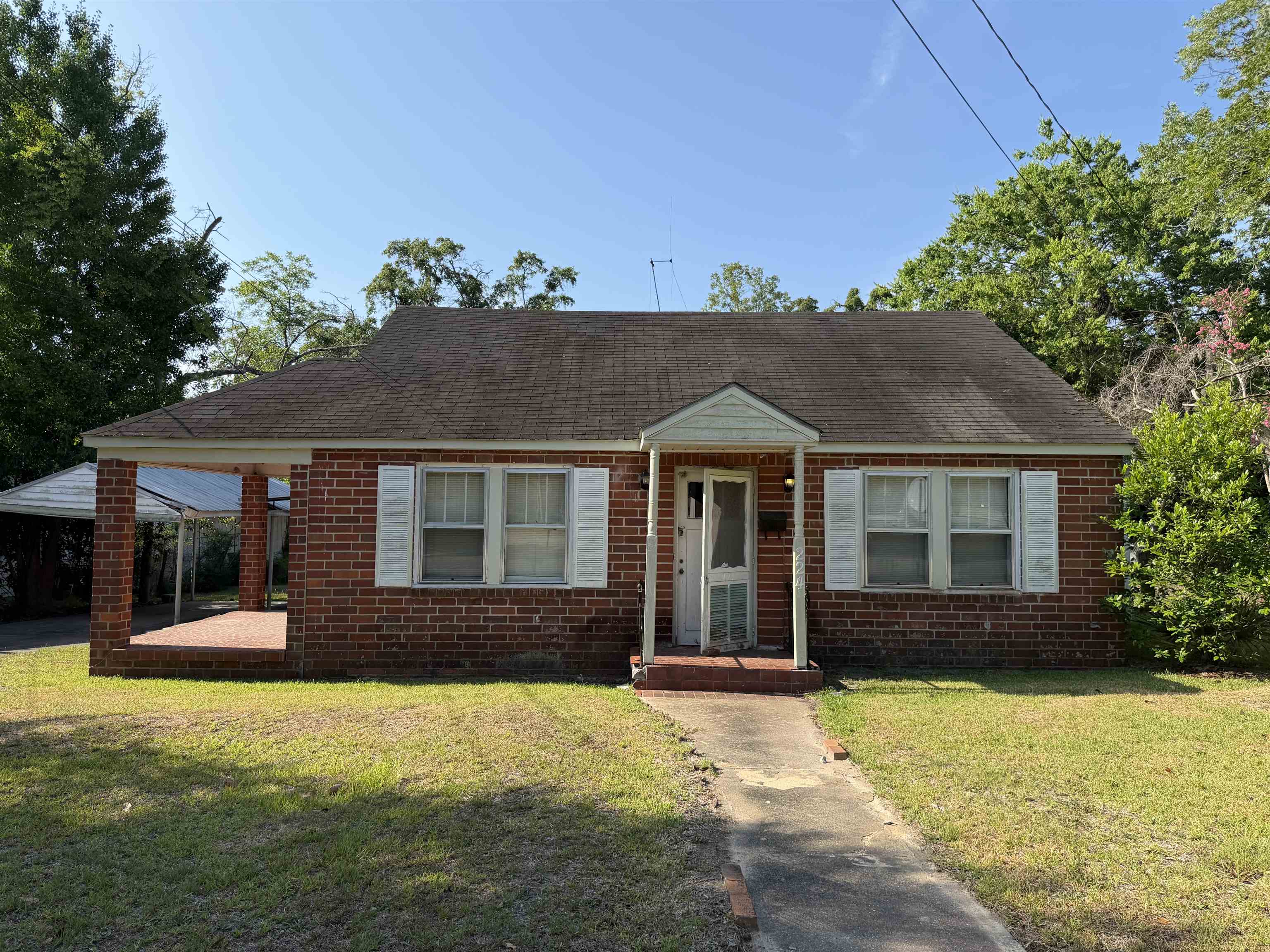 224 E Brooks St.