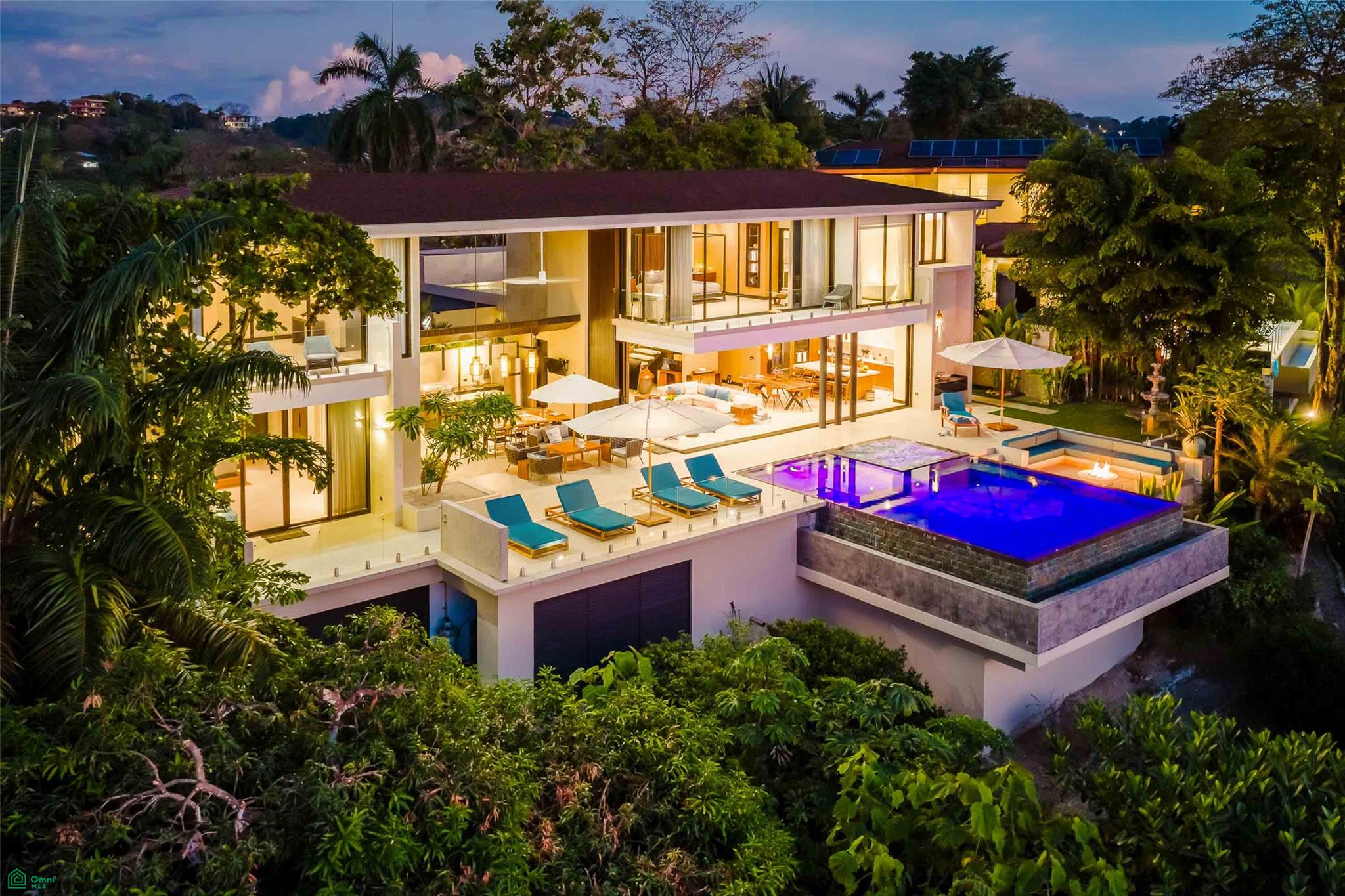 4 bed Single Family Homes For Sale in , Puntarenas - 1