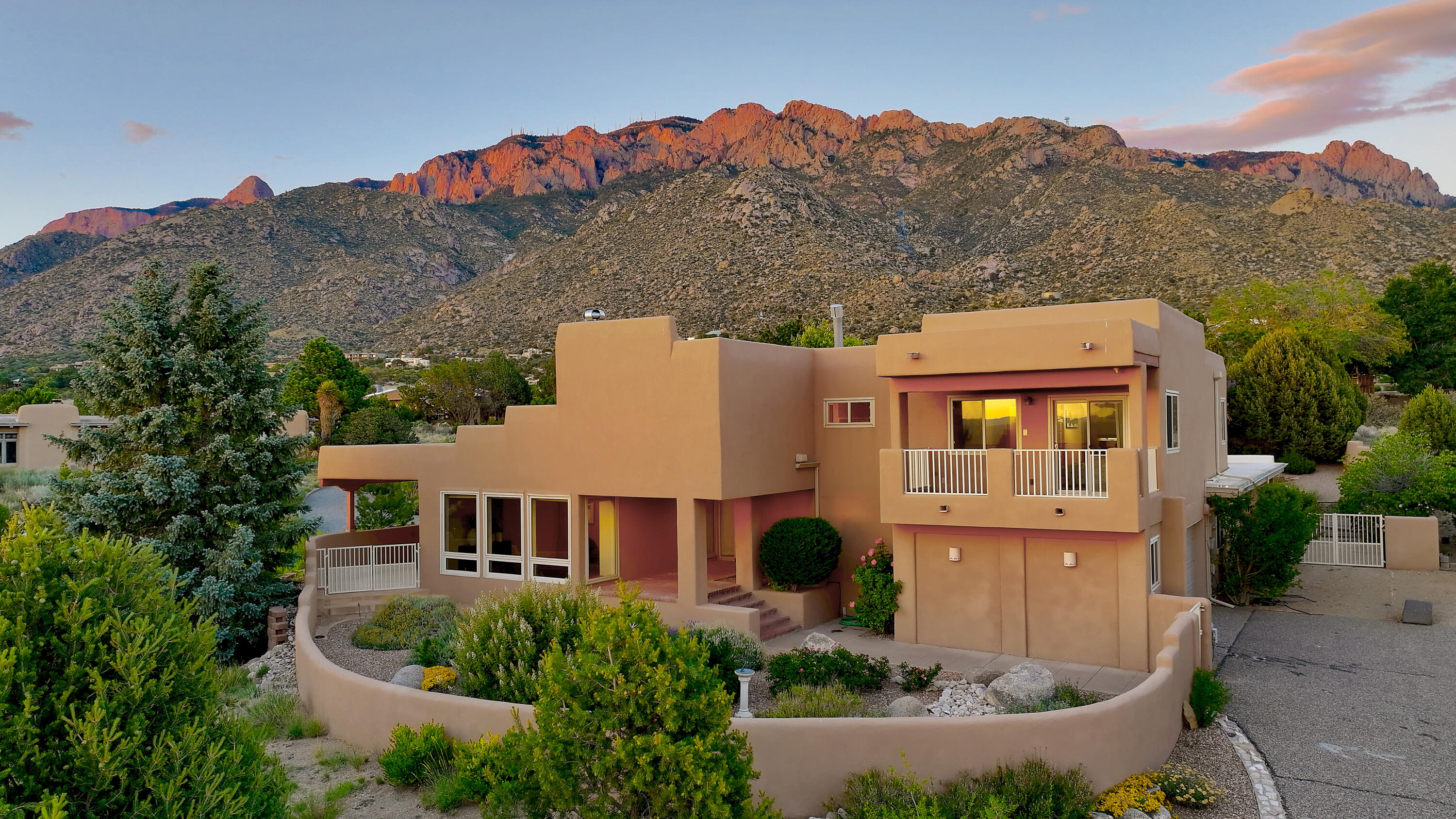 626 Black Hawk Drive NE, Albuquerque
