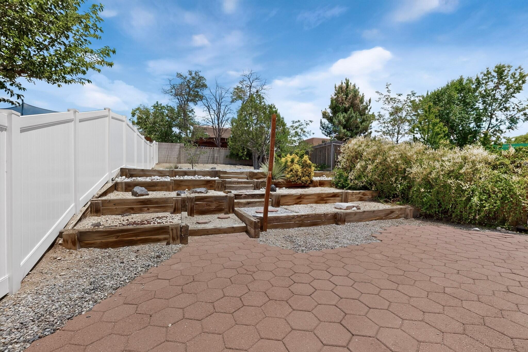 Photo 9 — 5416 Overlook Drive NE