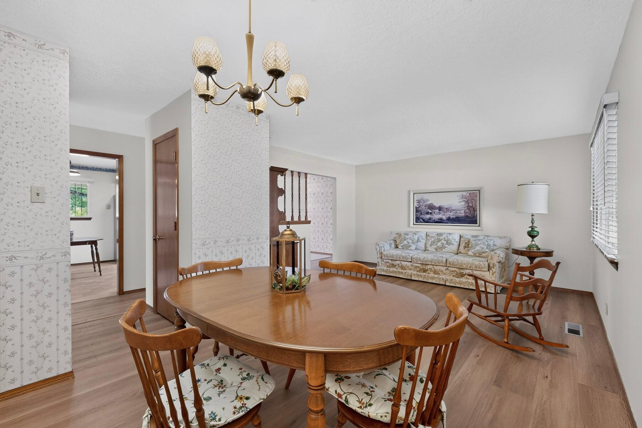 Photo 3 of Single family home for sale at 1119 Upland Dr Ne, Albuquerque, NM 87112 | MLS# 1106600 | Listing updated on 2026-09-17
