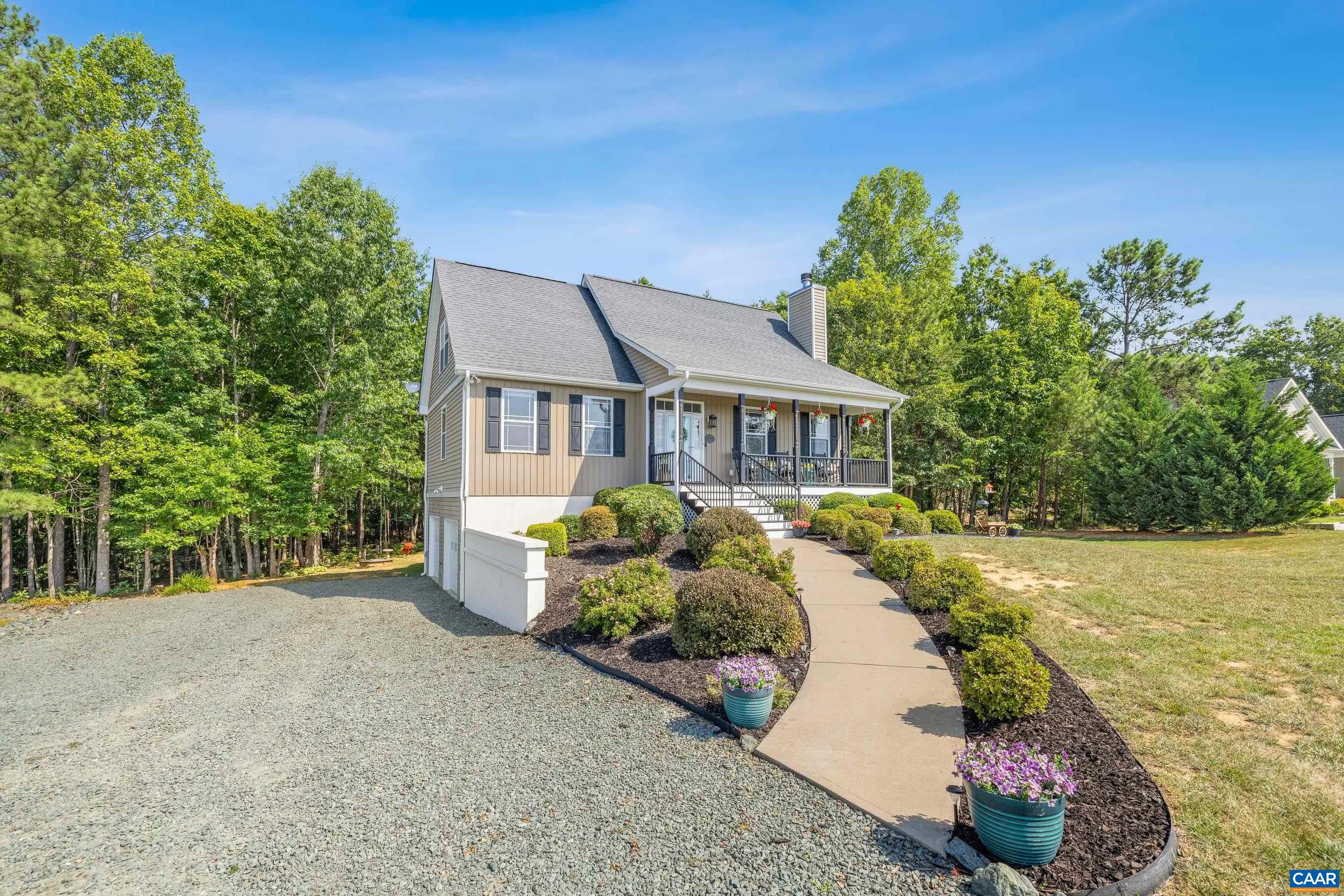 306 Rosewood Dr