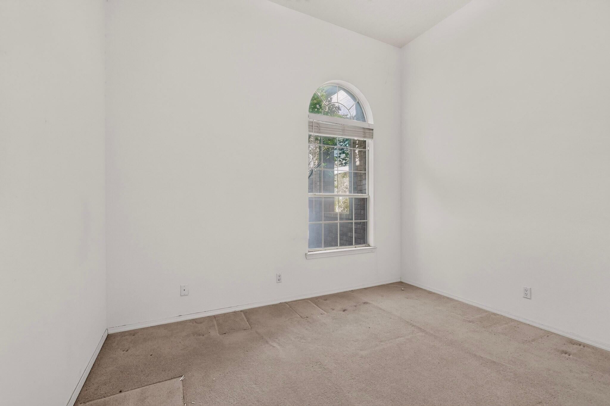 Photo 10 — 8500 Hampton Avenue NE