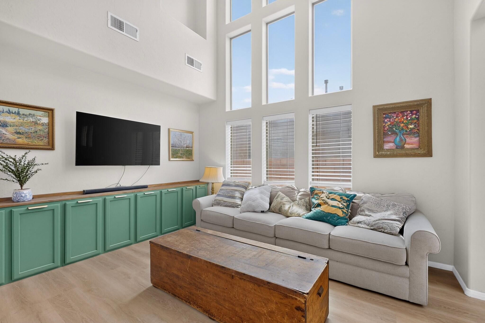 Photo 2 of Single family home for sale at 1044 Cristanos Dr, Bernalillo, NM 87004 | MLS# 1106810 | Listing updated on 2026-09-09
