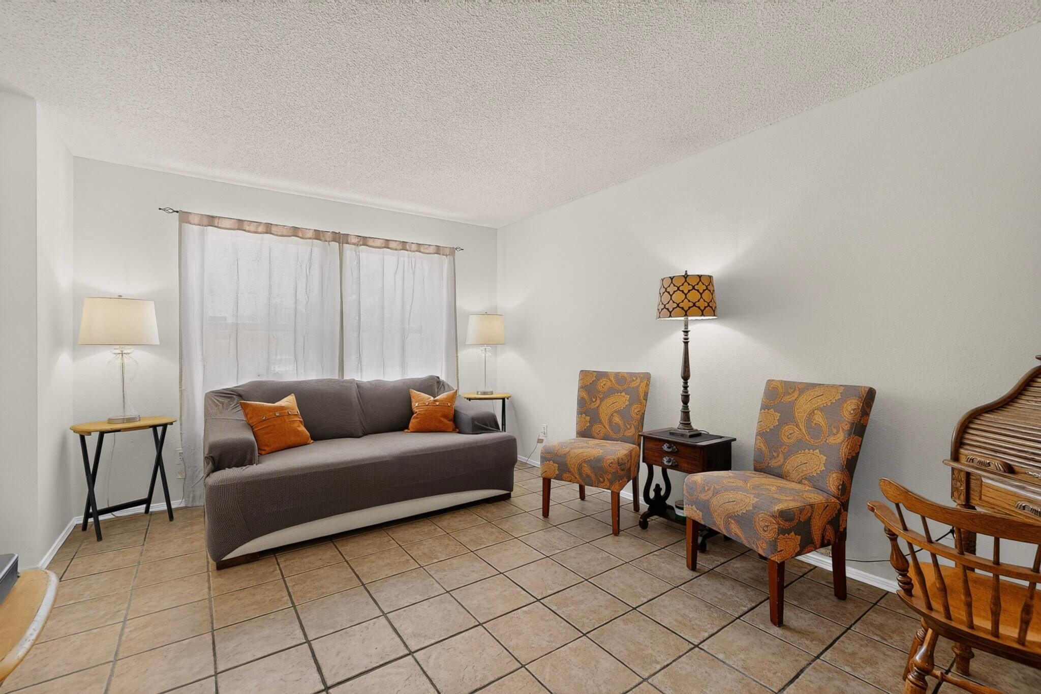 Photo 18 — 724 Monell Drive NE
