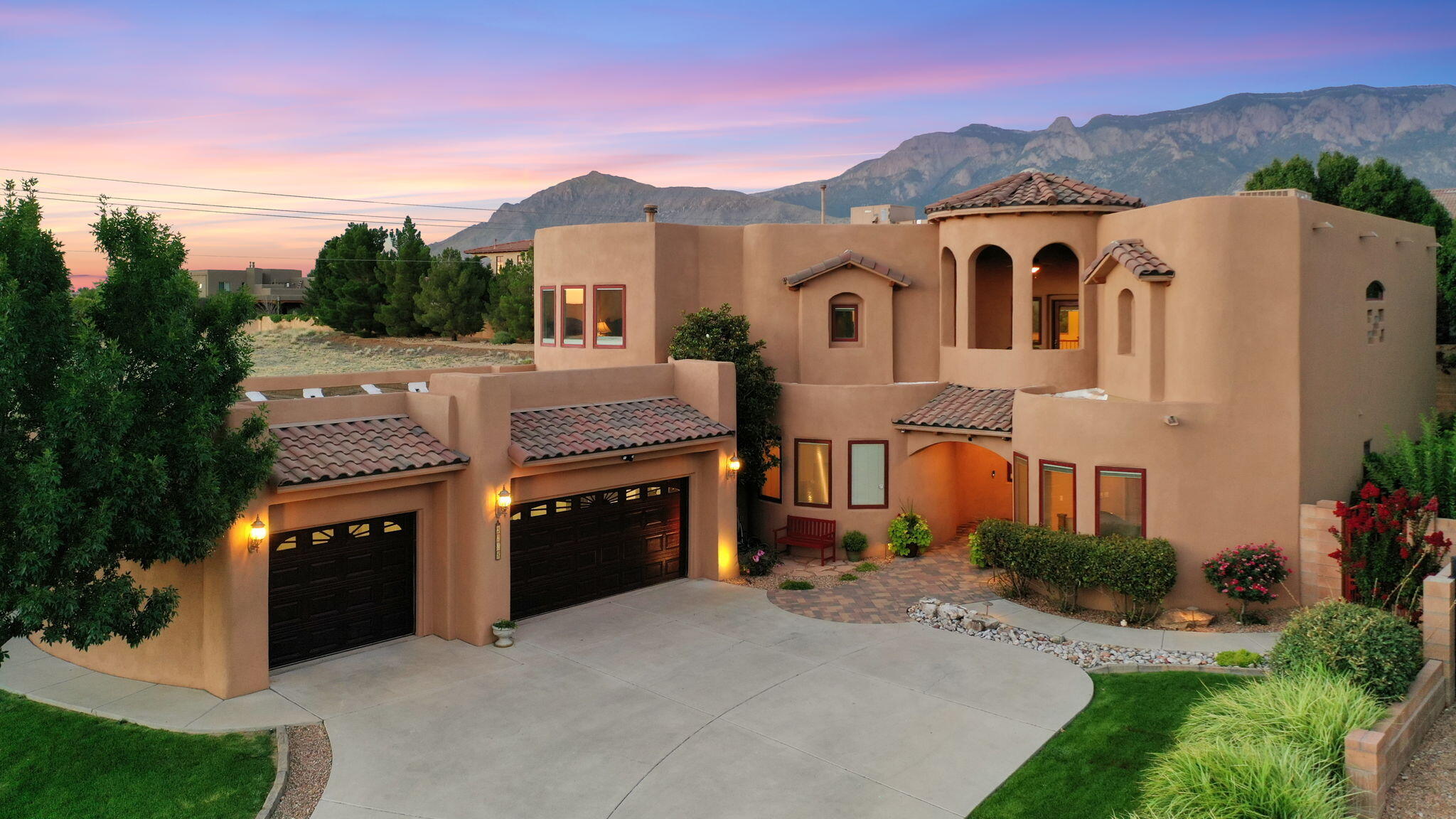 9228 La Tierra Court NE, Albuquerque