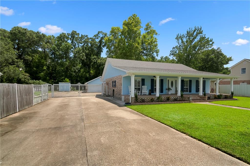 Homes for sale in Violet, LA | 908 South Lake Ct, Violet, LA 70092 | MLS# 2566879