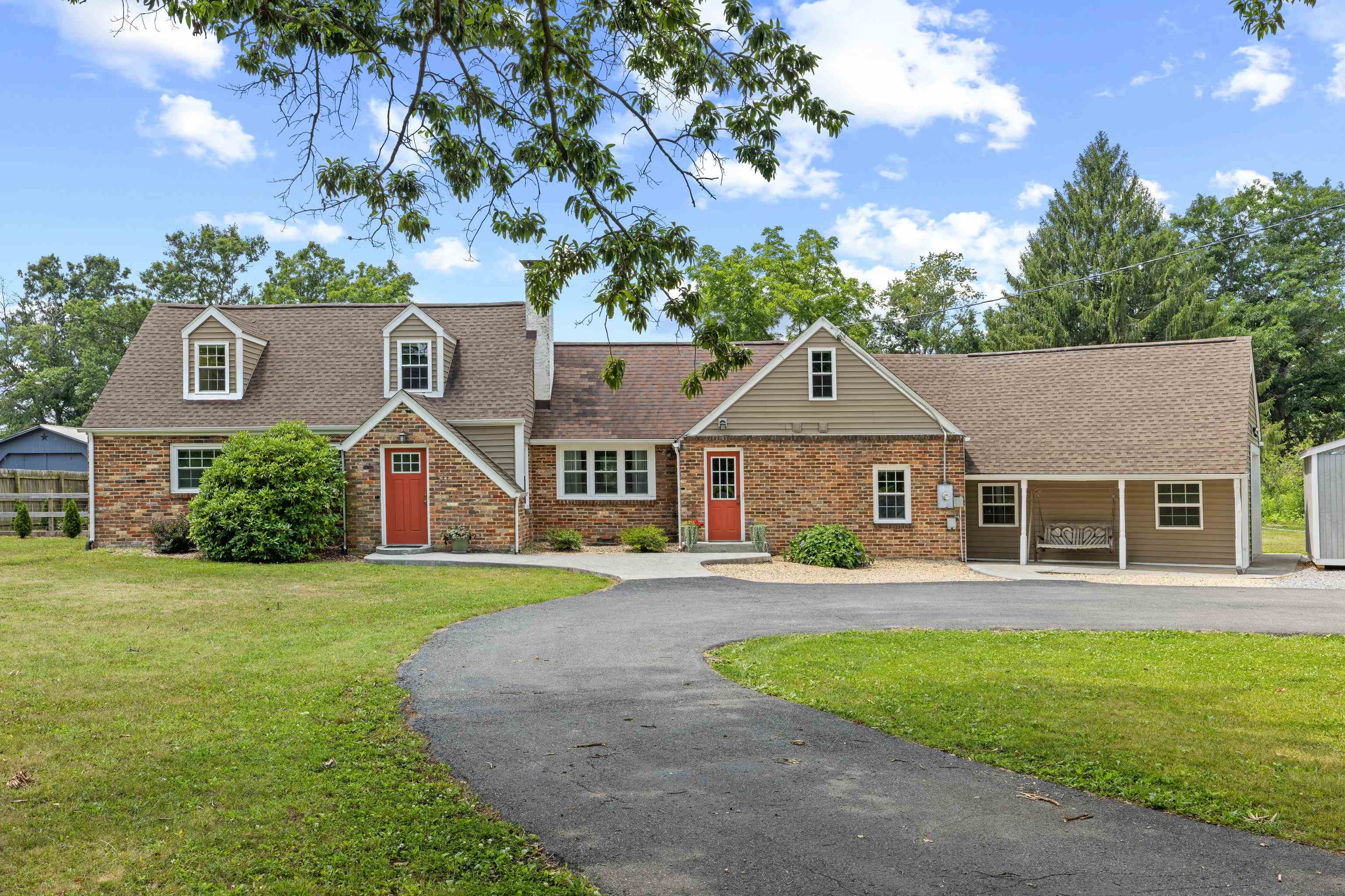 2645 LYNDHURST RD, Waynesboro, VA 22980