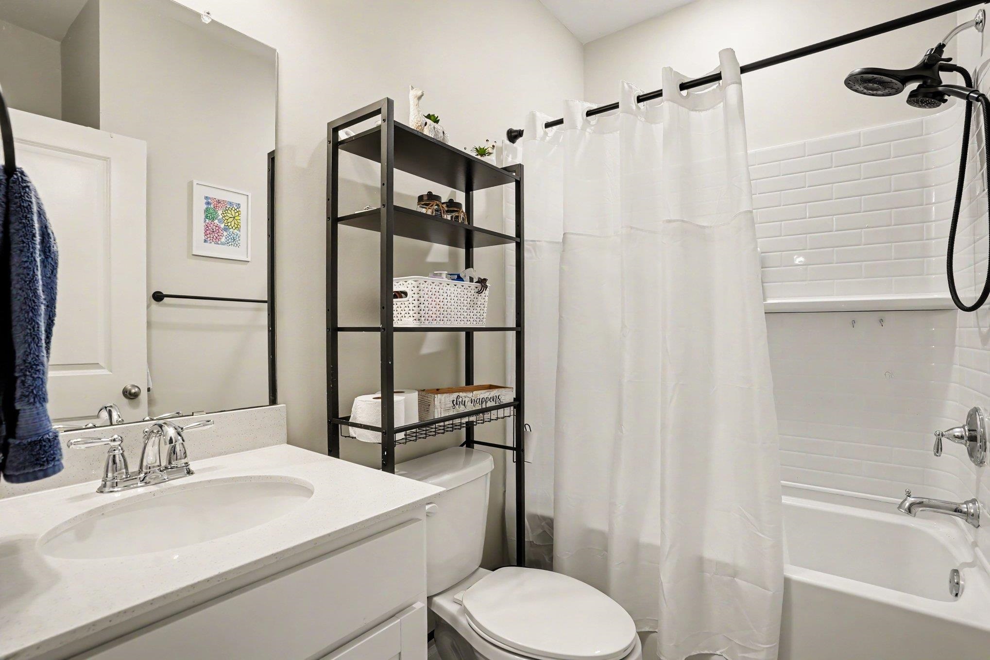 2617324 | Photo 24
