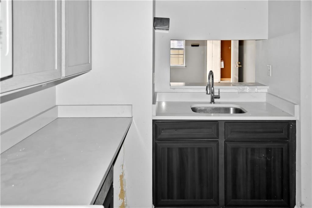 Photo 4 of Sale Pending at 2301 Edenborn Ave #303, Metairie, LA 70001 | MLS# 2567094 | Listing updated on 2026-09-04