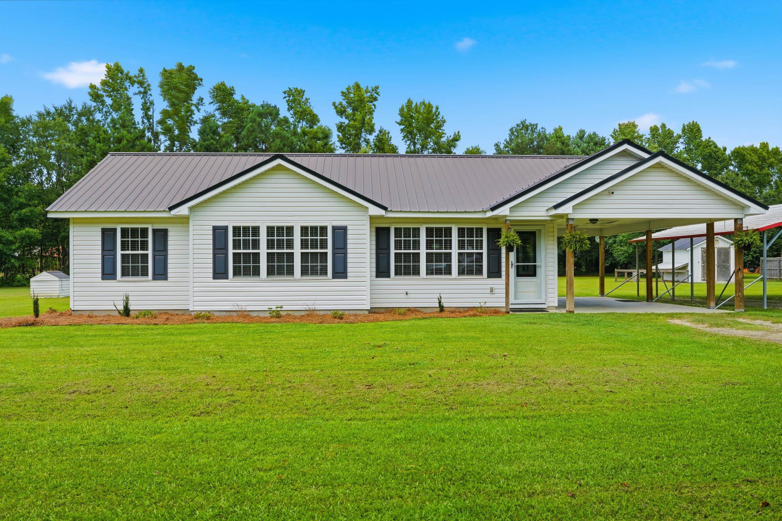 3298 Bakersfield Rd. Loris, SC 29569