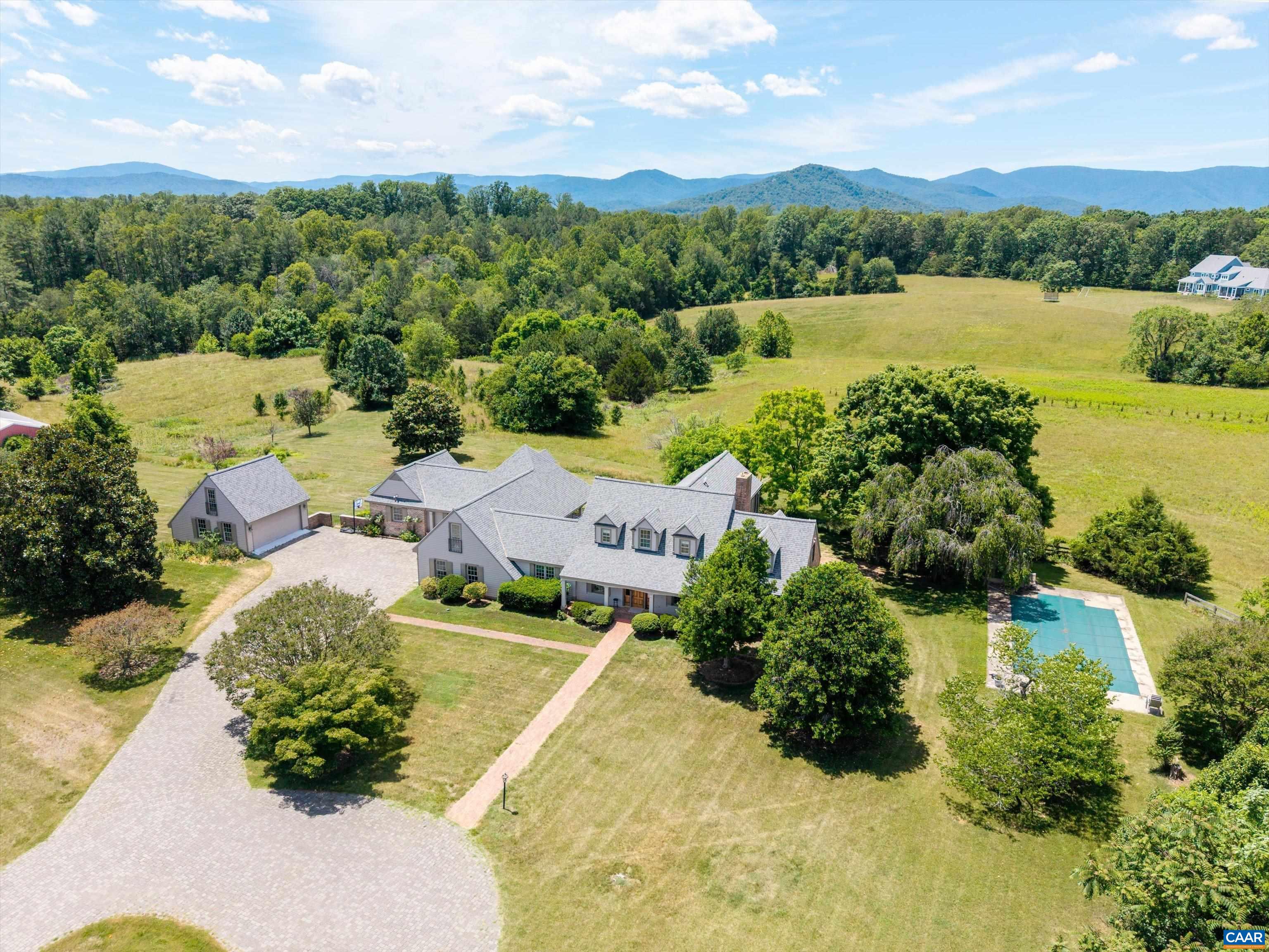 546 Three Pond Ln