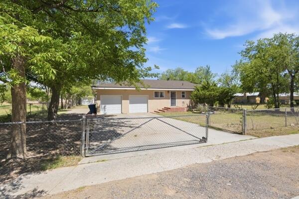 Photo 3 of Single family home for sale at 820 Monte Vista Rd Ne, Los Lunas, NM 87031 | MLS# 1107129 | Listing updated on 2026-09-18