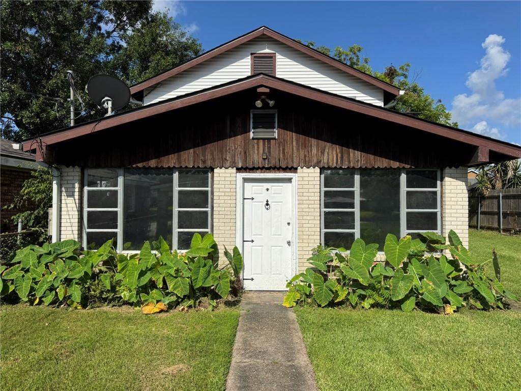 2nd image of 216 Transcontinental Dr, Metairie, LA 70001 | MLS# 2567429