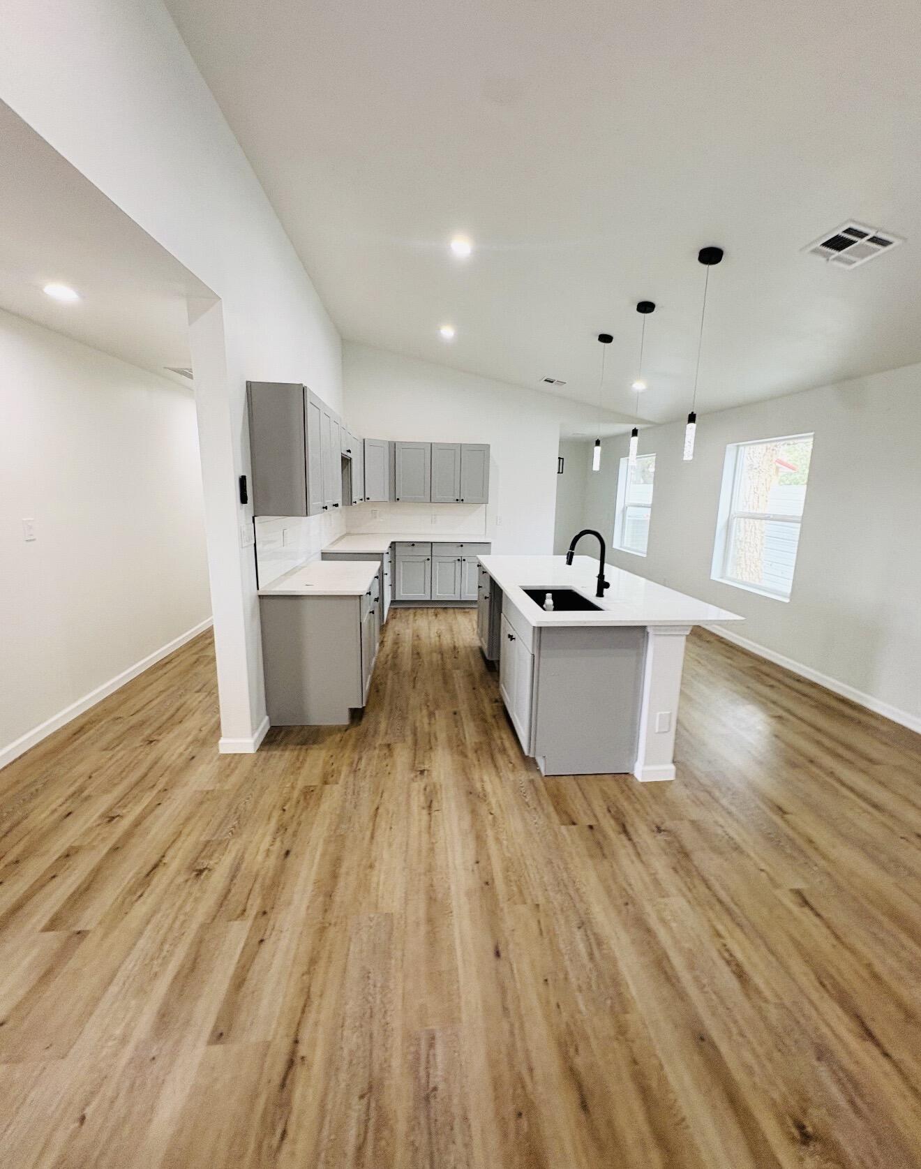2nd image of 112 Bell Ave Se, Albuquerque, NM 87102 | MLS# 1107225