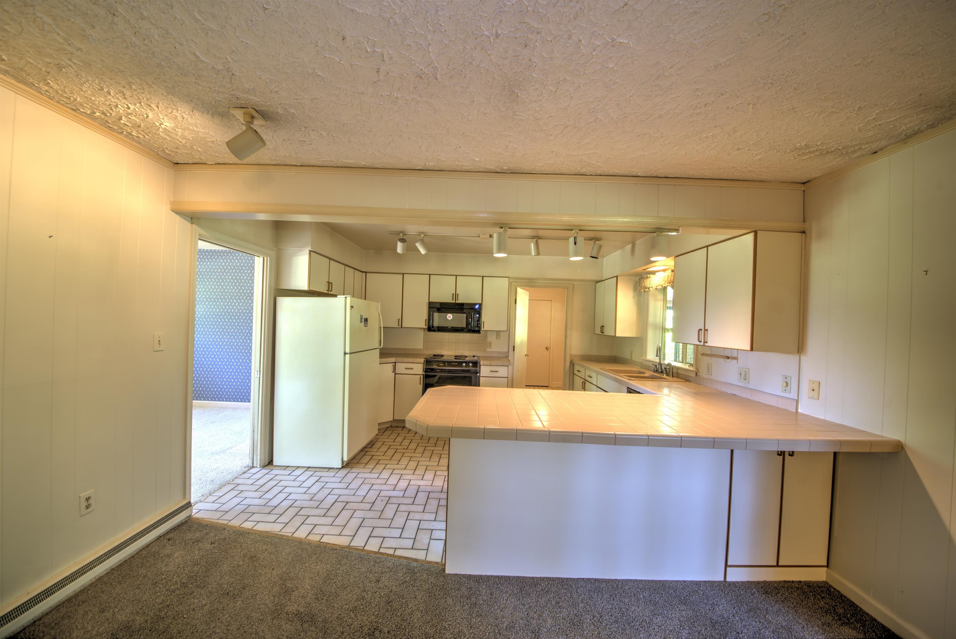 1667 Laurel Hill Rd