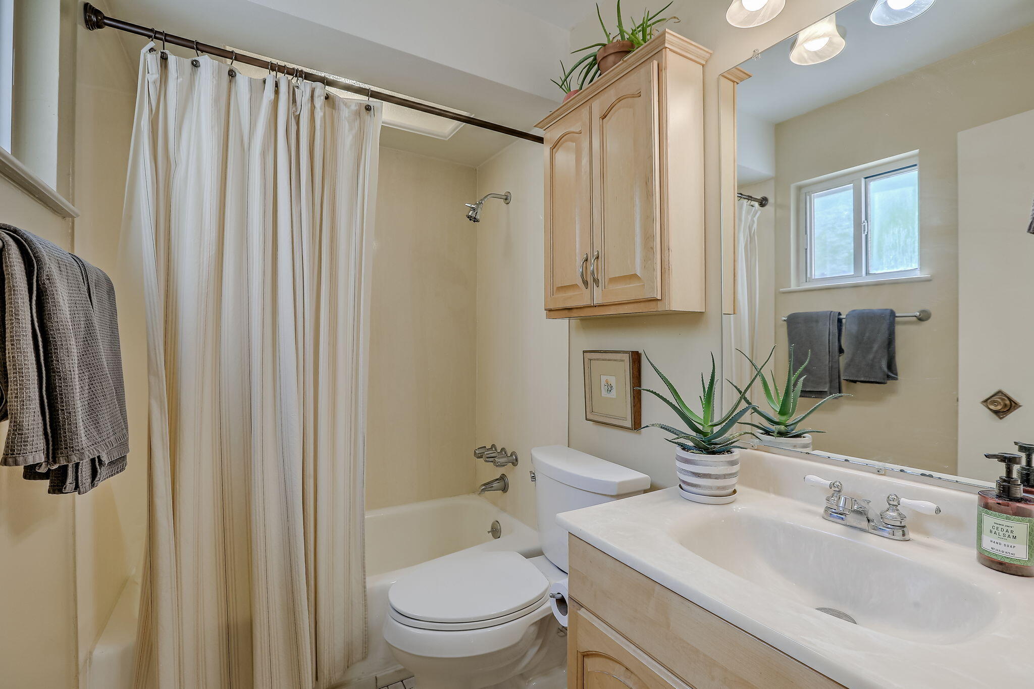 Photo 18 — 1901 Morningside Drive NE