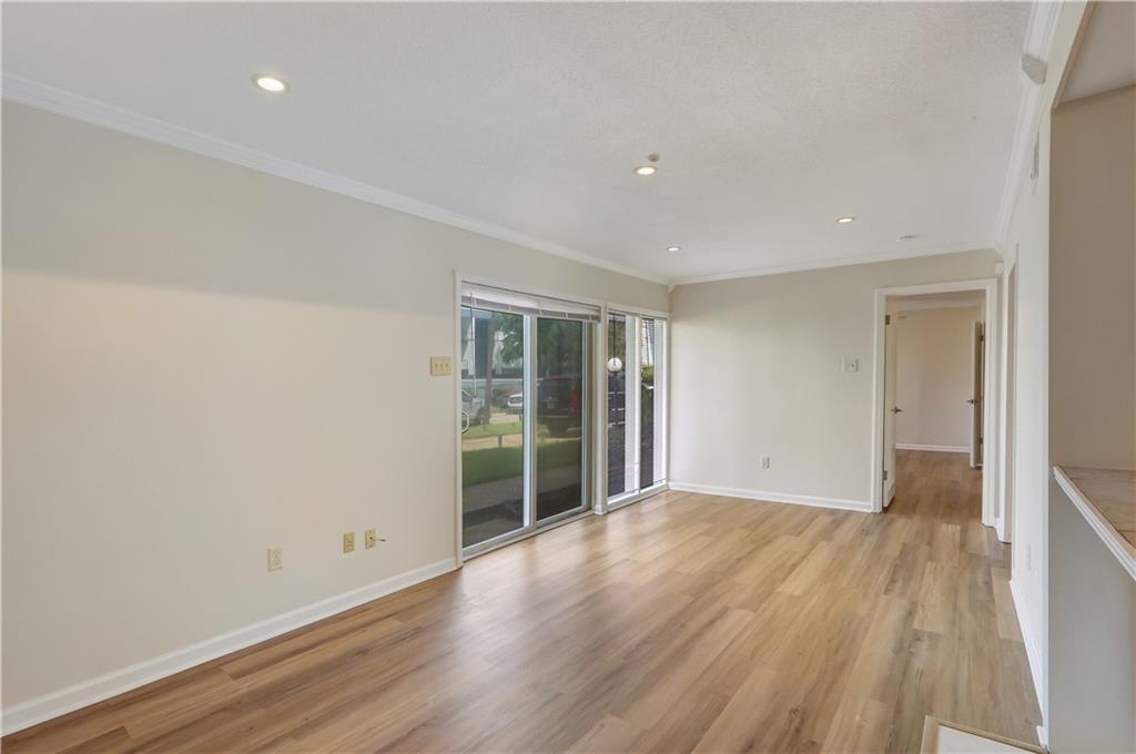 Homes for sale in Metairie, LA | 1161 Lake Ave #102, Metairie, LA 70005 | MLS# 2567757