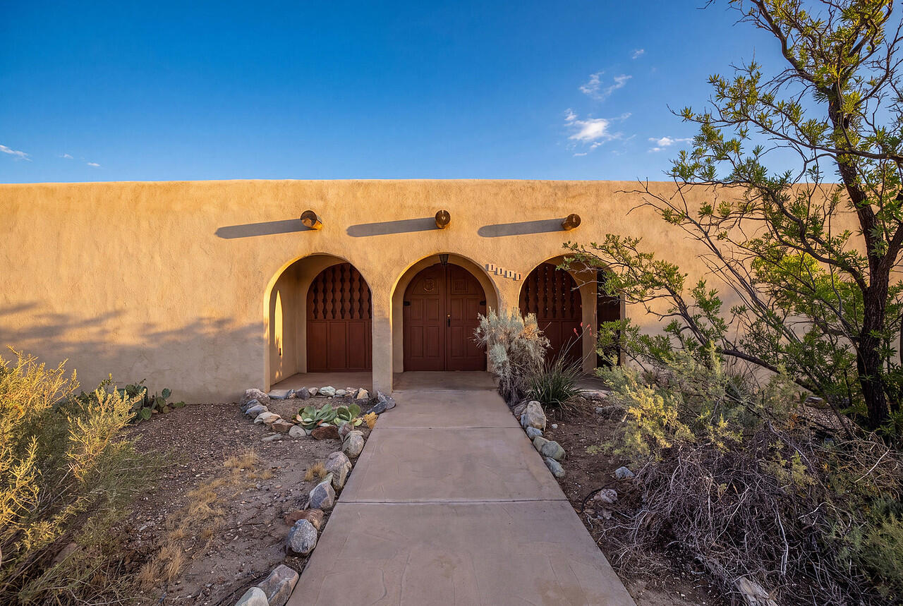 2nd image of 14 San Fernando Ave, Los Lunas, NM 87031 | MLS# 1107249