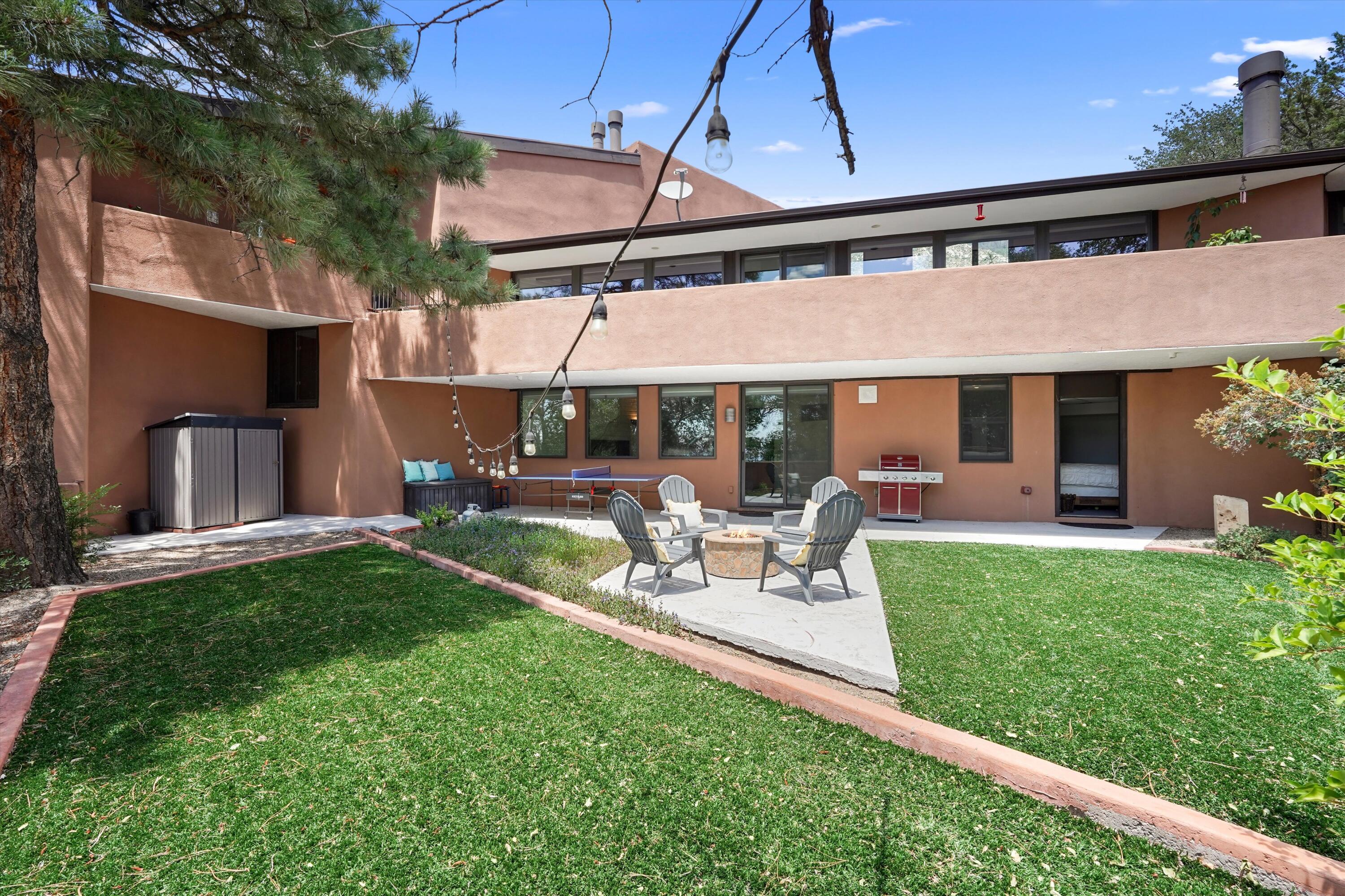 Photo 2 of Single family home for sale at 36 Sandia Hts Dr Ne, Albuquerque, NM 87122 | MLS# 1107438 | Listing updated on 2026-10-21