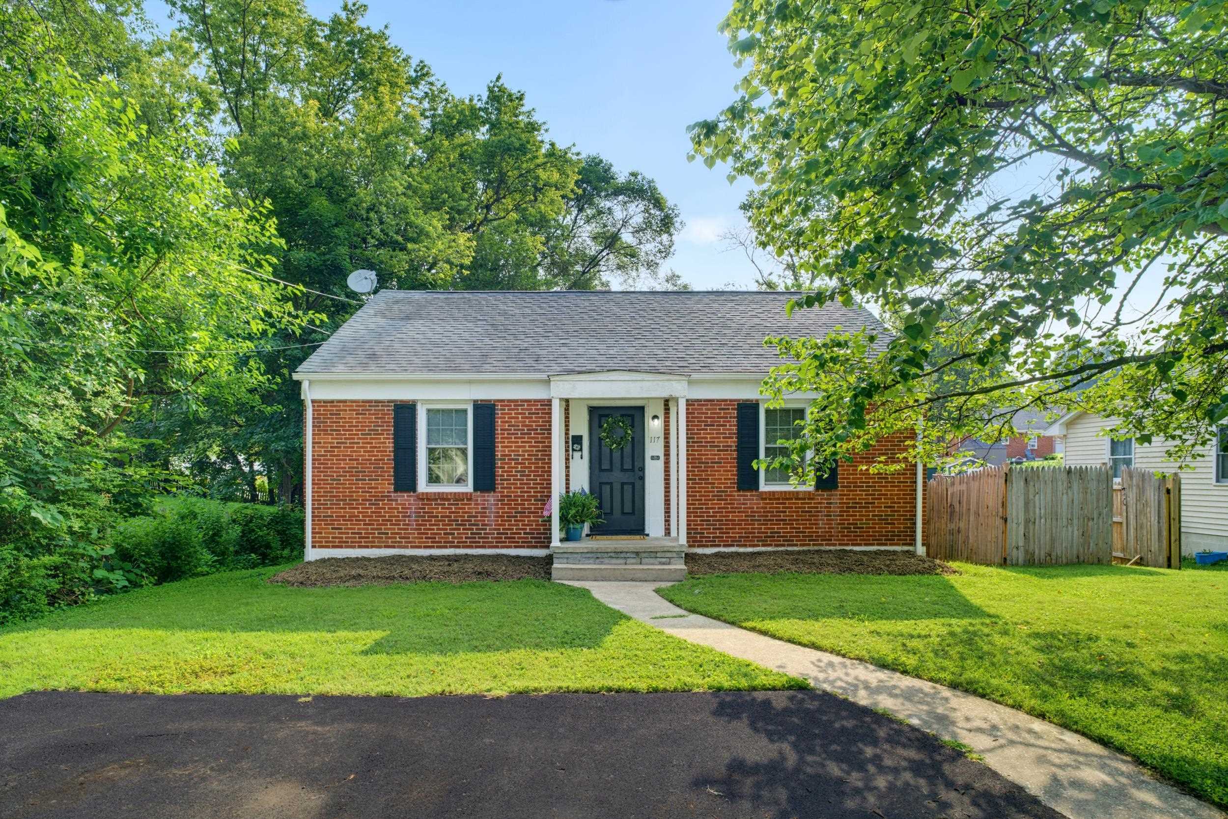 117 RIVER RD, Waynesboro, VA 22980