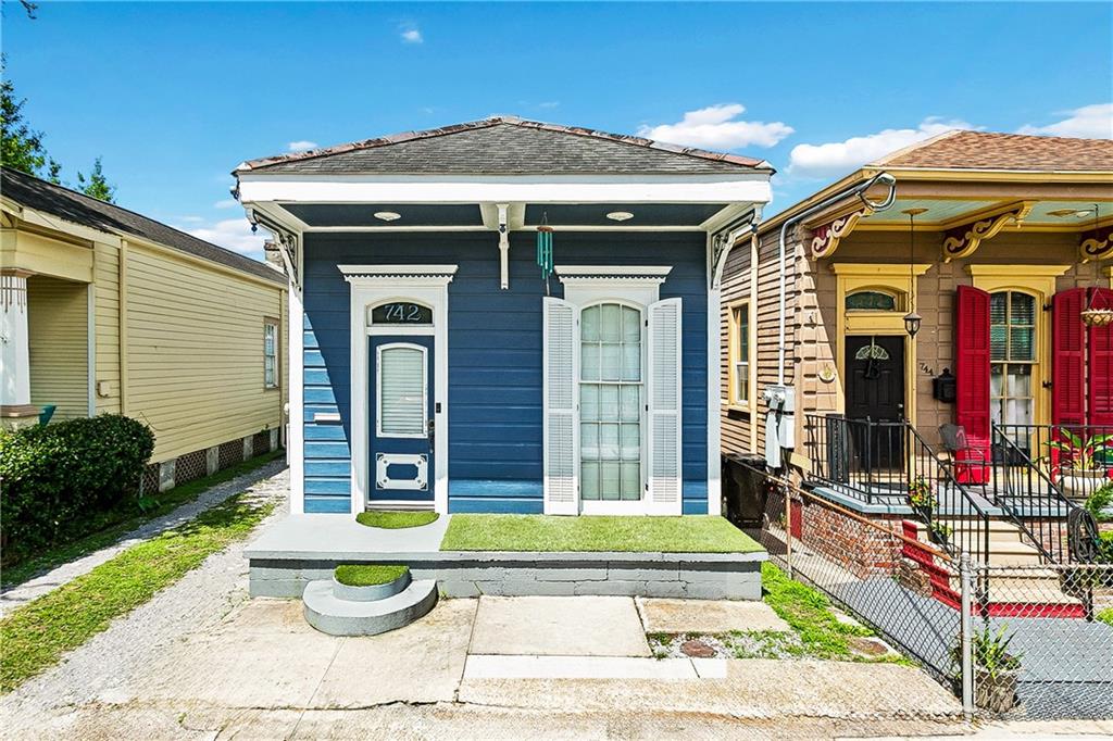 Photo 2 of Single family home for sale at 742 Delachaise St, New Orleans, LA 70115 | MLS# 2568380 | Listing updated on 2026-09-11