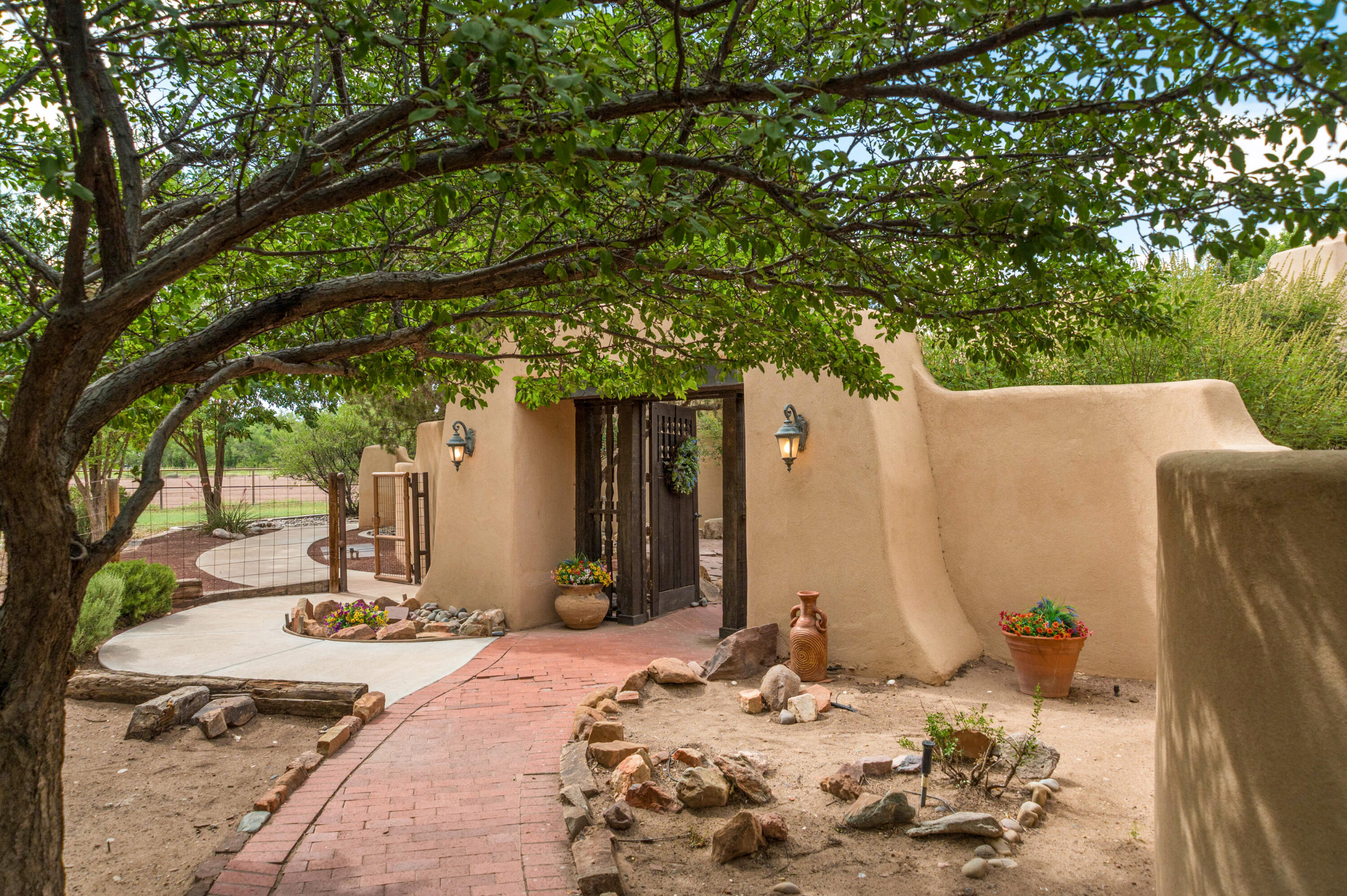 1st image of 18 Rivendell Ln, Los Lunas, NM 87031 | MLS# 1107615