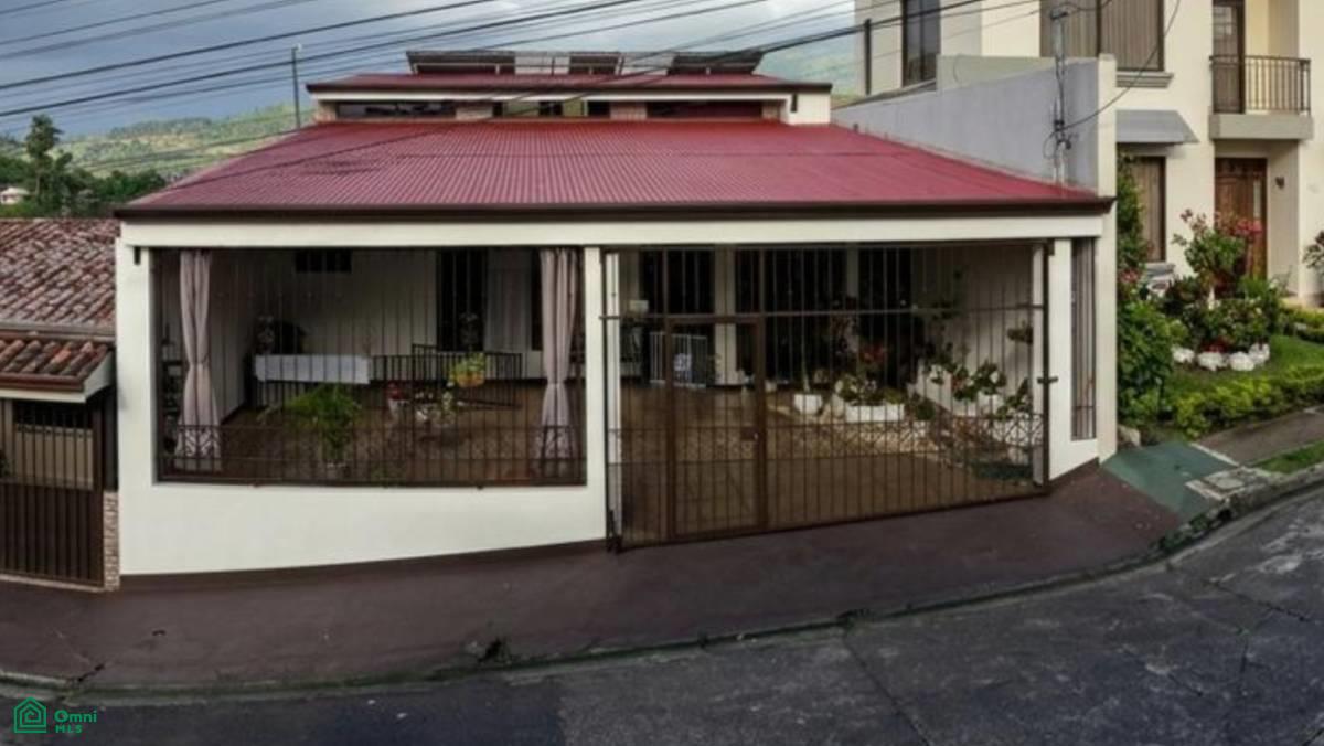 4 bed Single Family Homes For Sale in San Carlos, Alajuela - 1