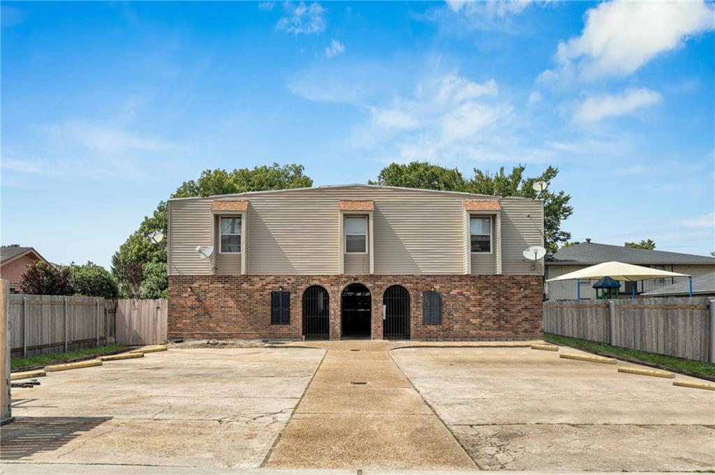 Photo 2 of Multi family home for sale at 213 Rosebud St, Metairie, LA 70005 | MLS# 2568935 | Listing updated on 2026-09-10
