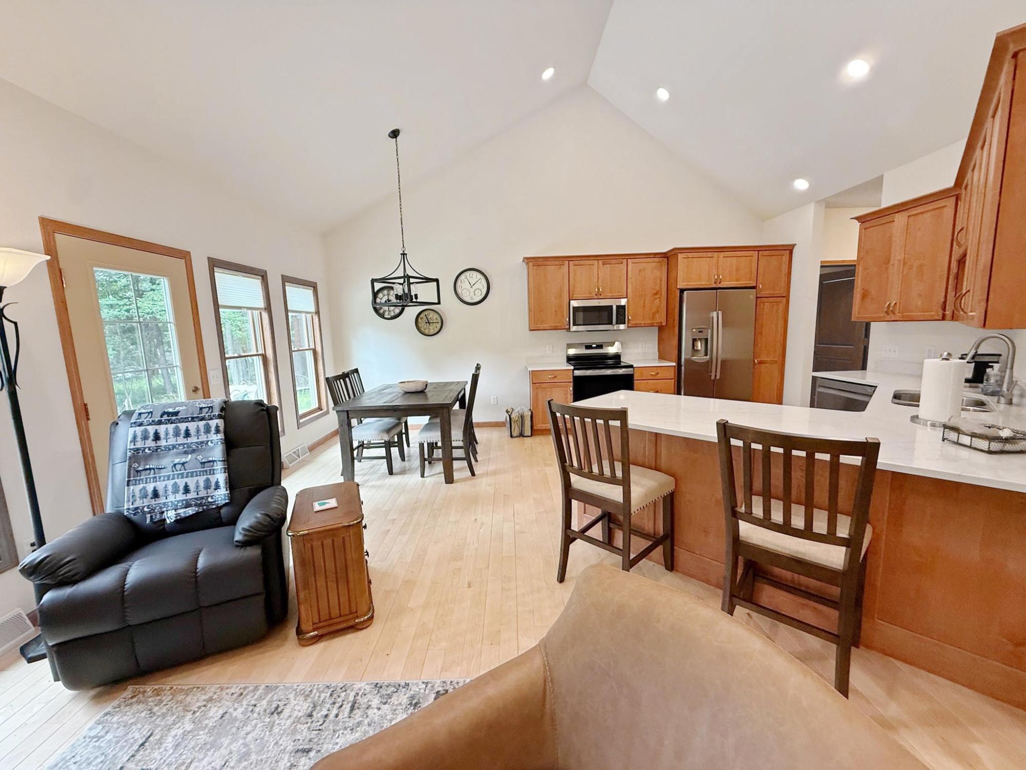 River Property Property 406 Sherburn St Photo 5
