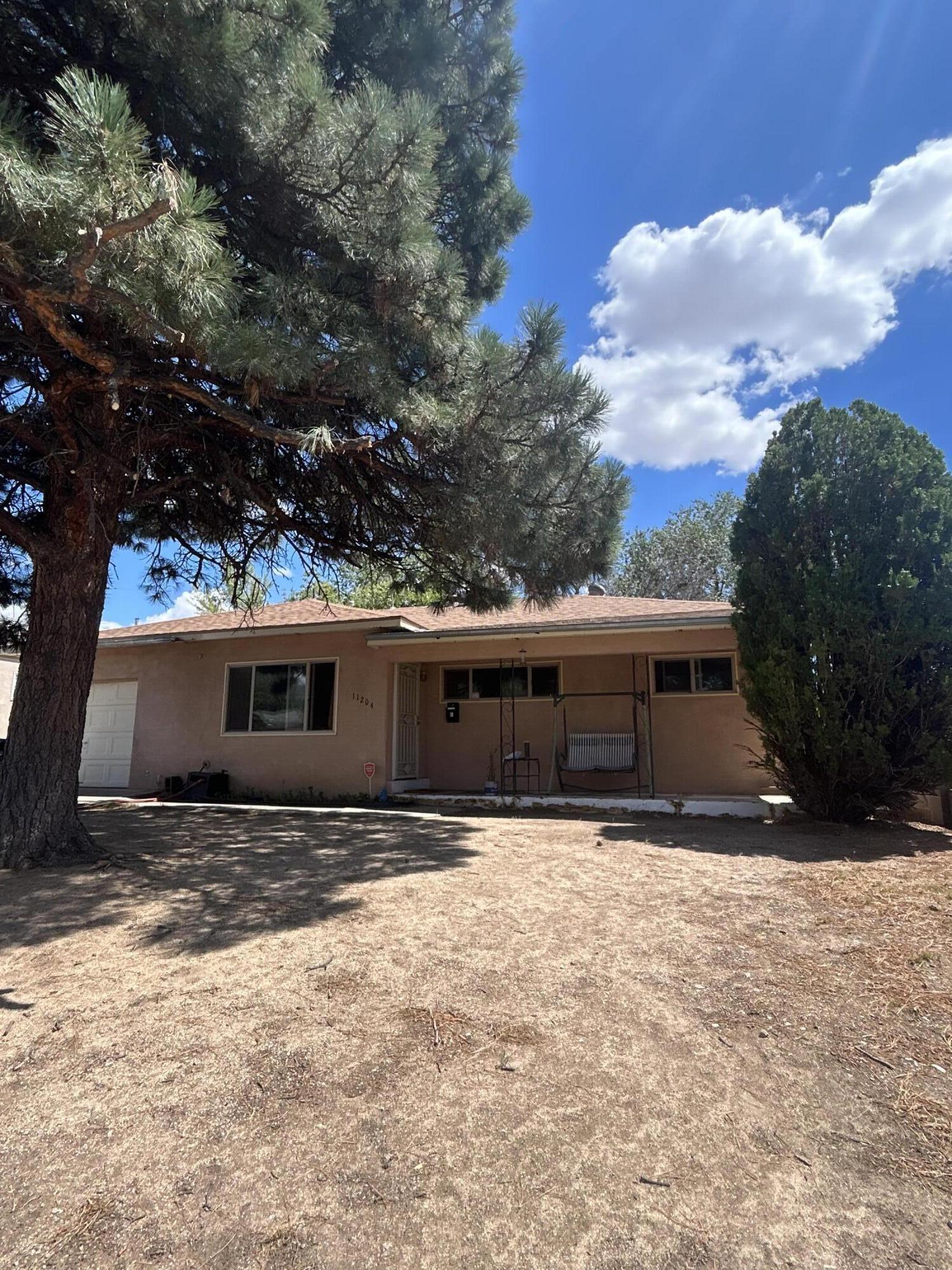 11204 Apache Avenue NE, Albuquerque