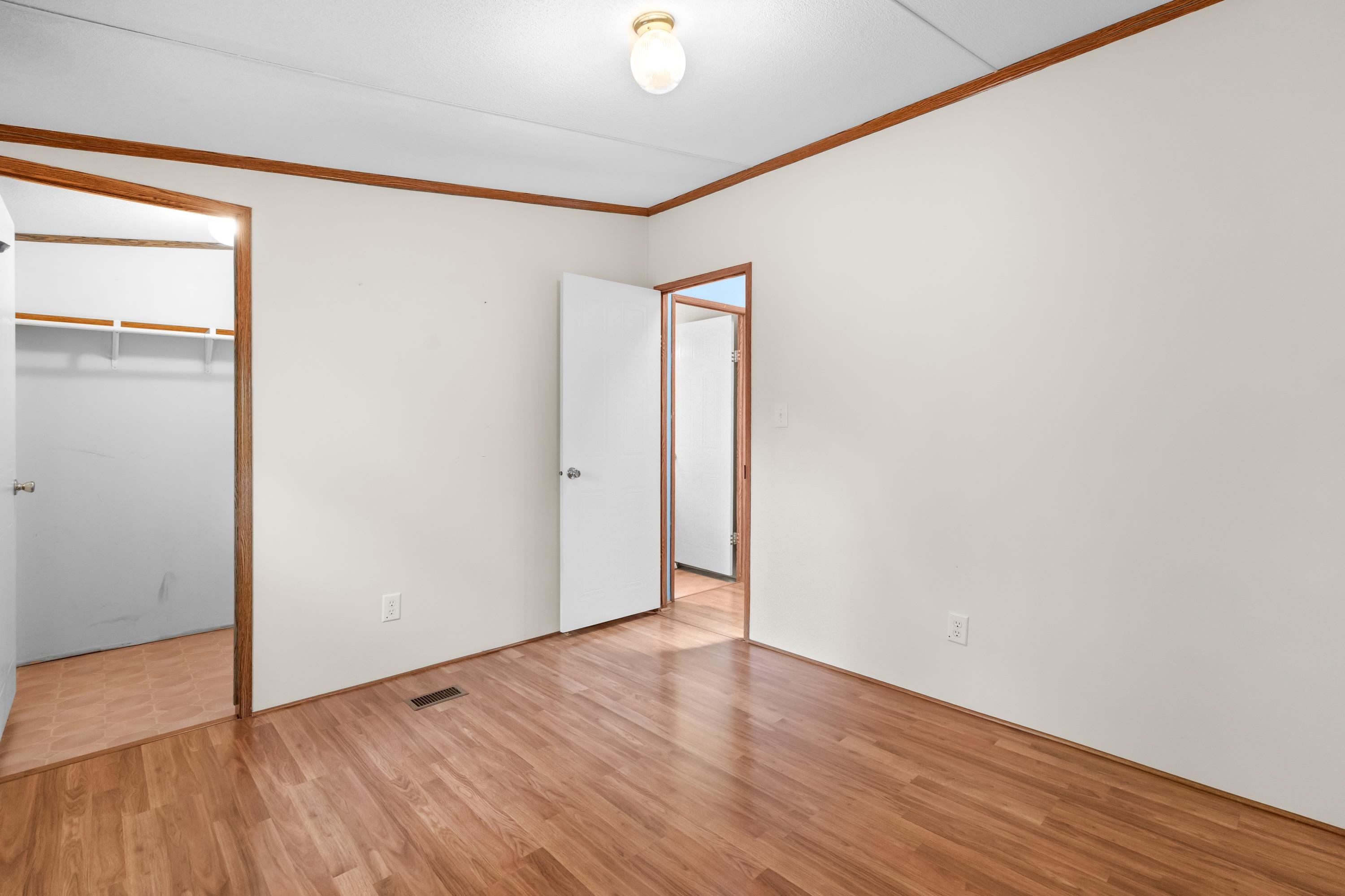 2618311 | Photo 26