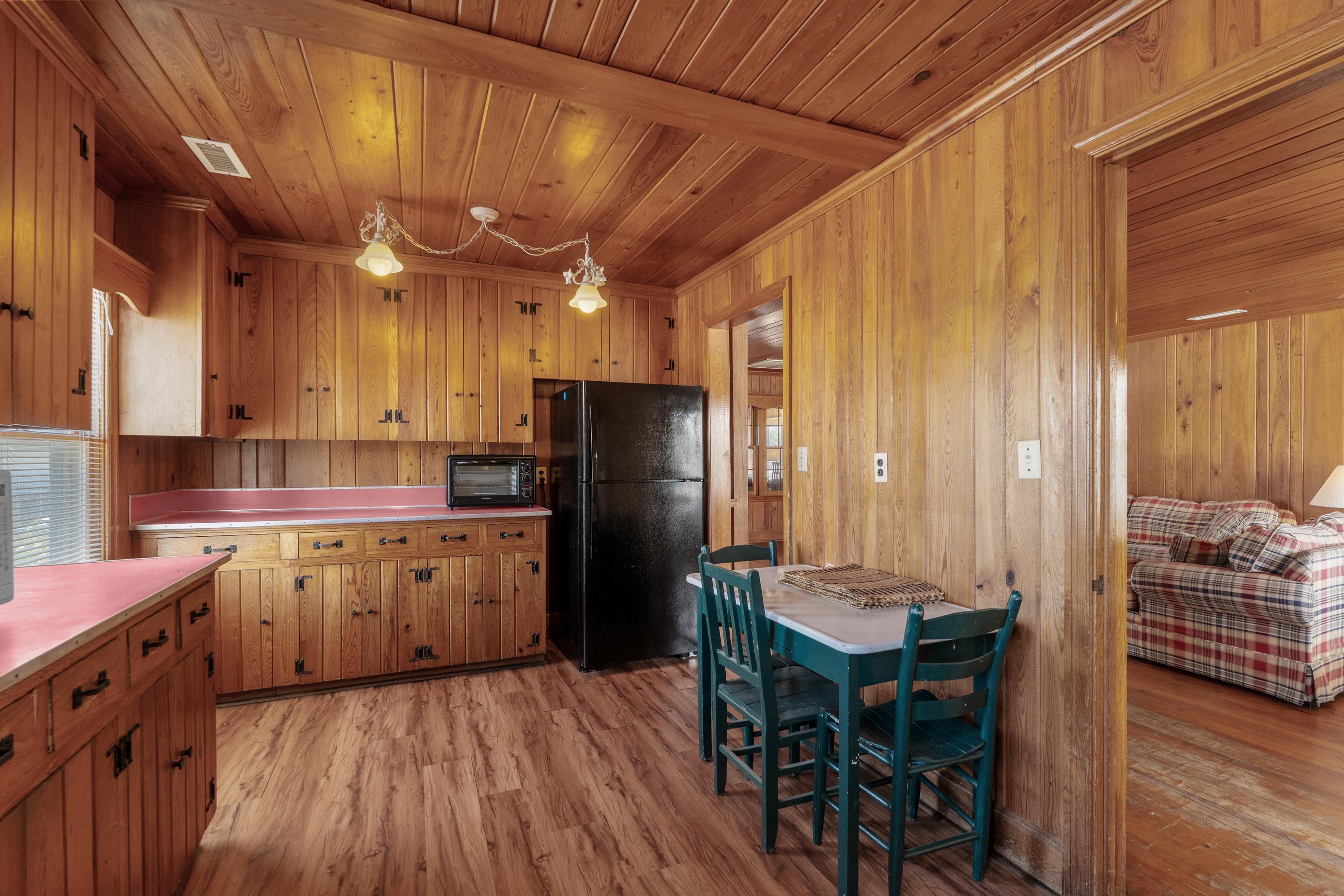 2618350 | Photo 24