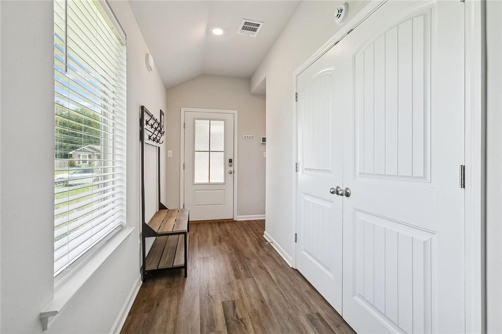 Photo 3 of Single family home for sale at 42223 Southern Pines Blvd, Ponchatoula, LA 70454 | MLS# 2568928 | Listing updated on 2026-09-05