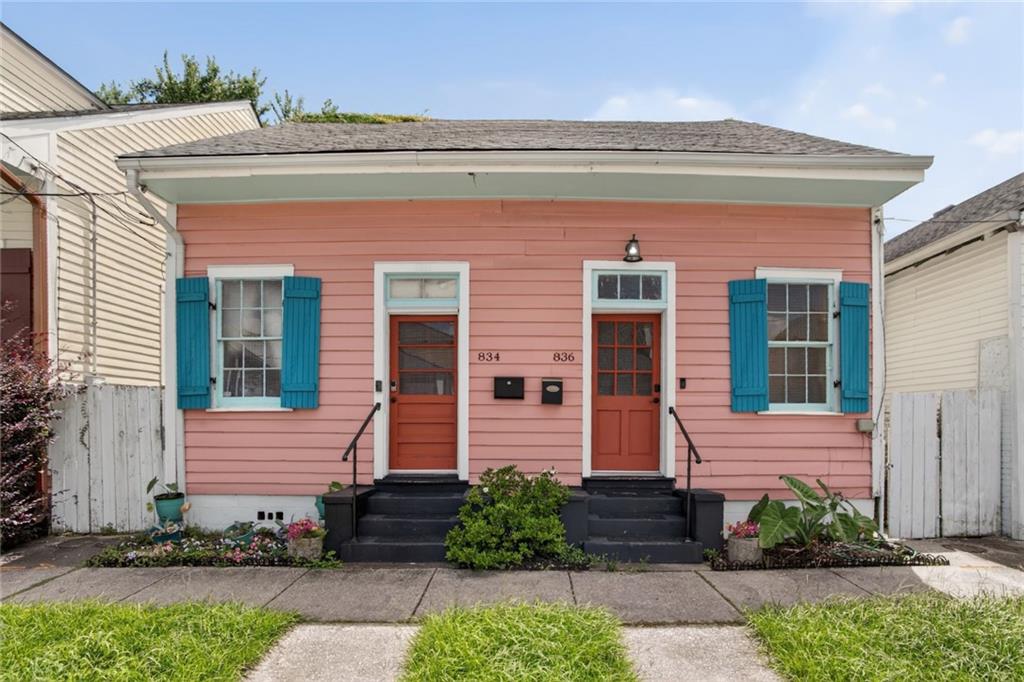 1st image of 834 Josephine St, New Orleans, LA 70130 | MLS# 2569152