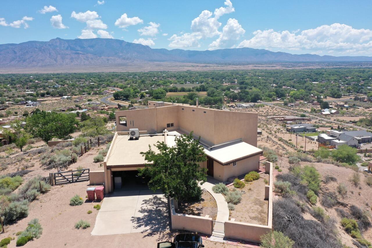 337 Chimaja Road Corrales, NM 87048