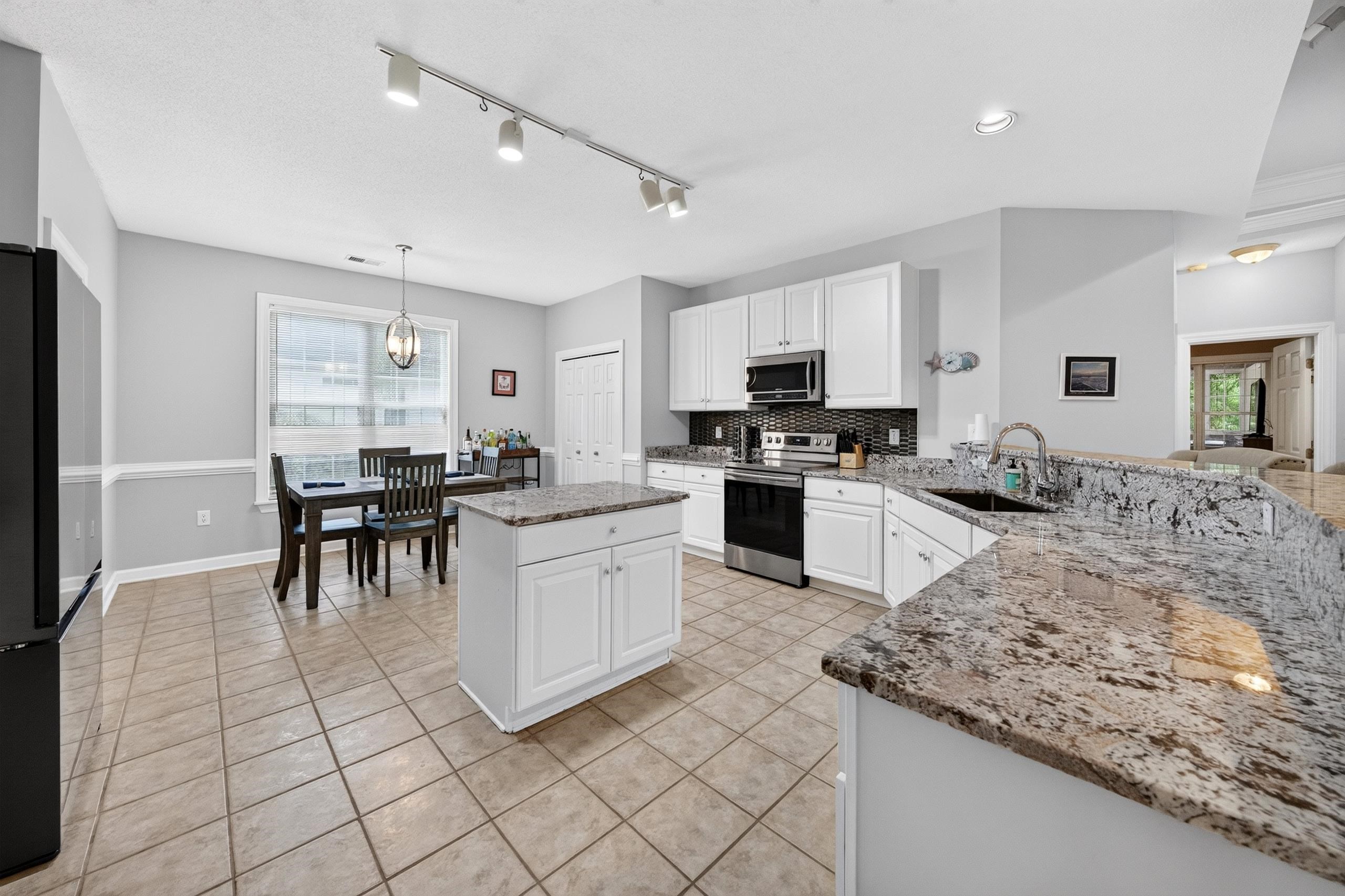 48 Alexander Glennie Dr. 