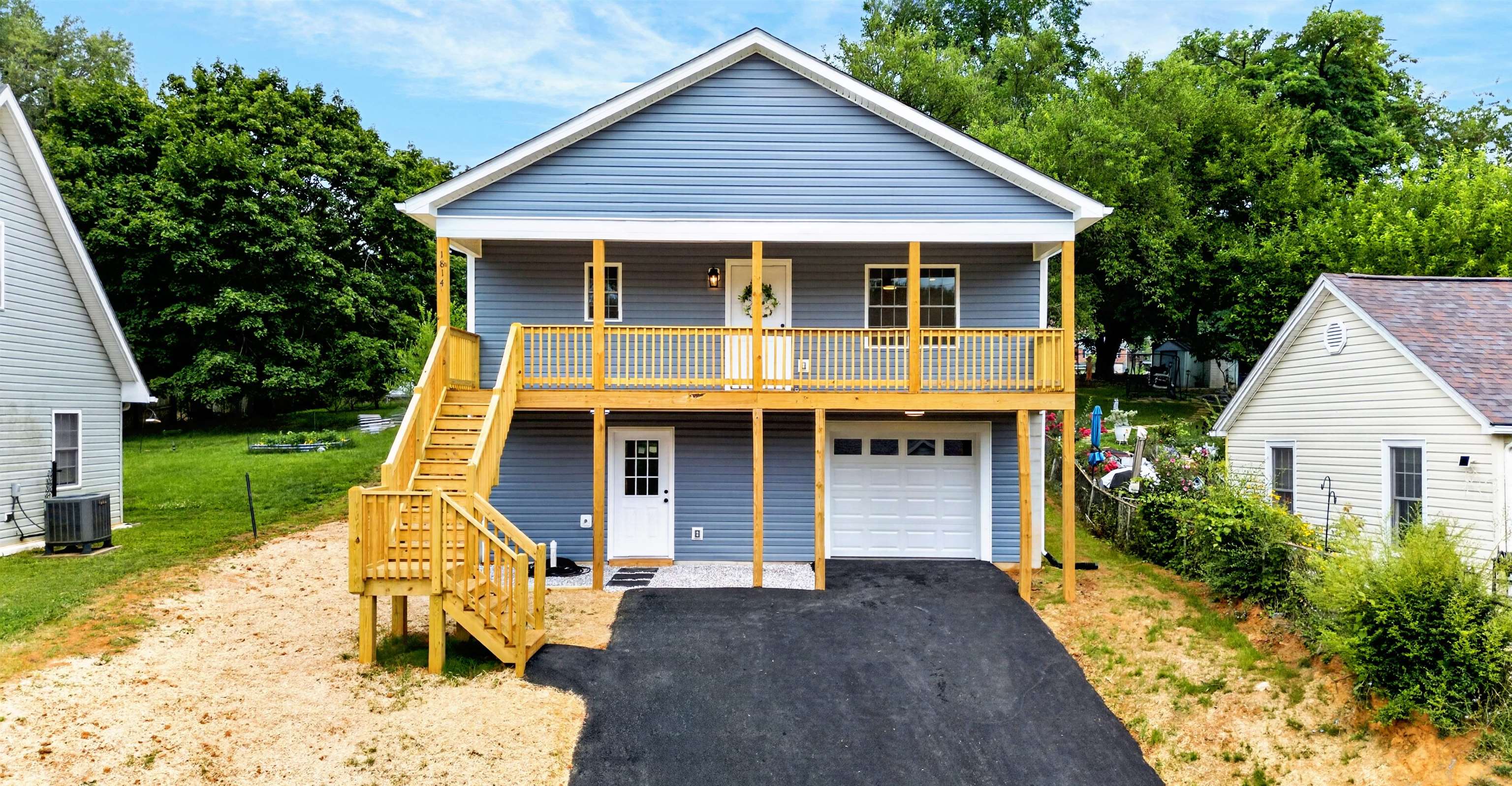 1814 VINSON ST, Staunton, VA 24401