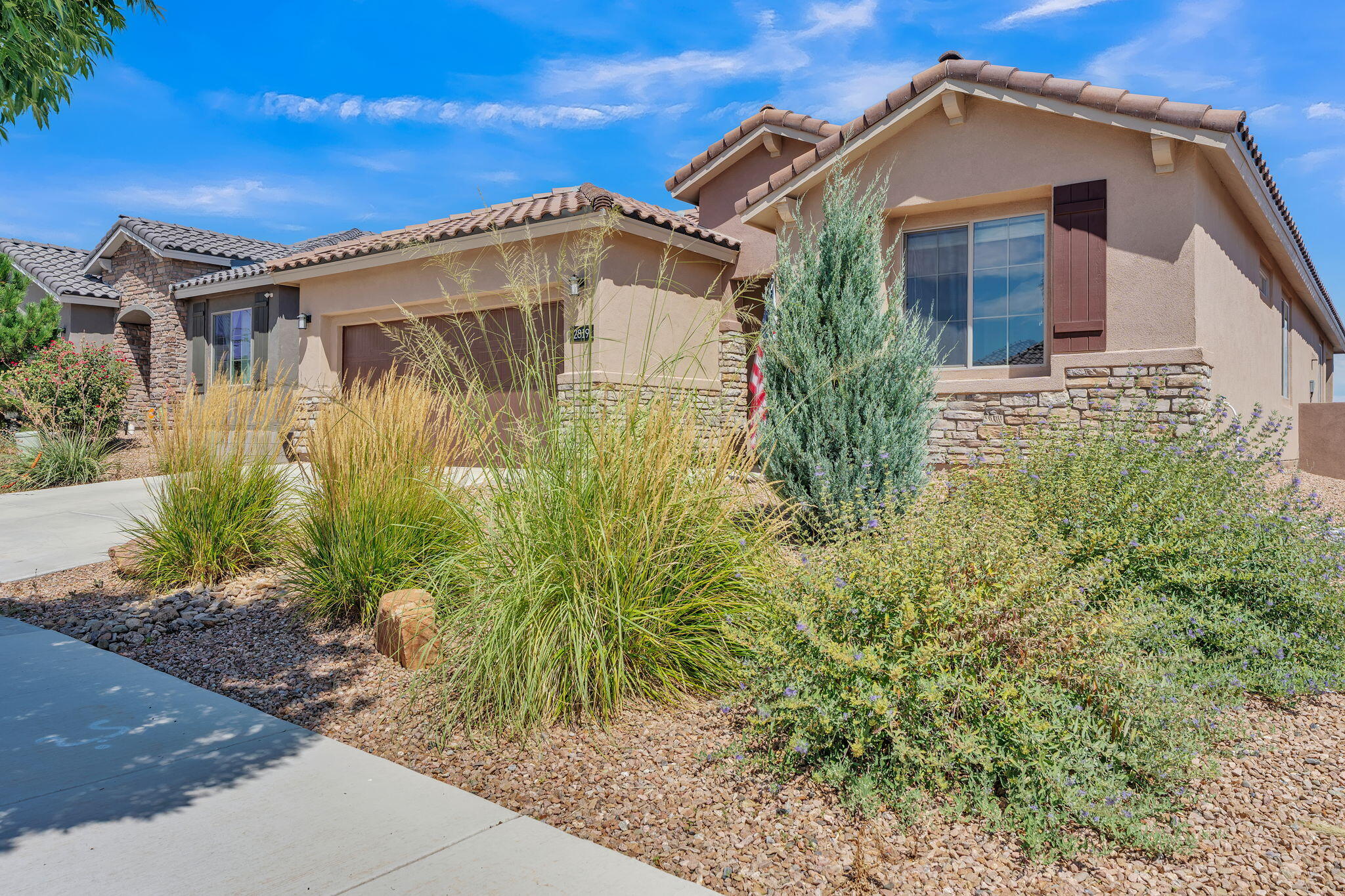 2819 Kings Canyon Loop NE 