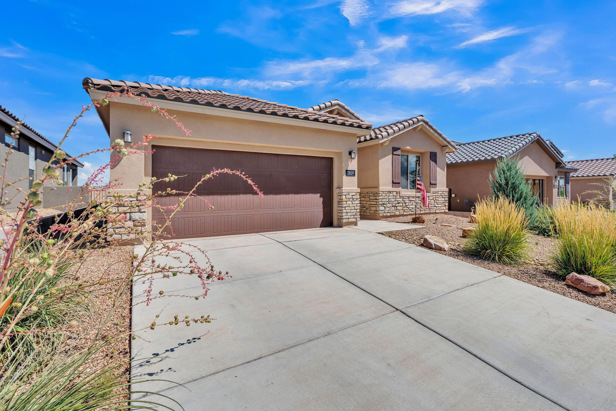 2819 Kings Canyon Loop NE 