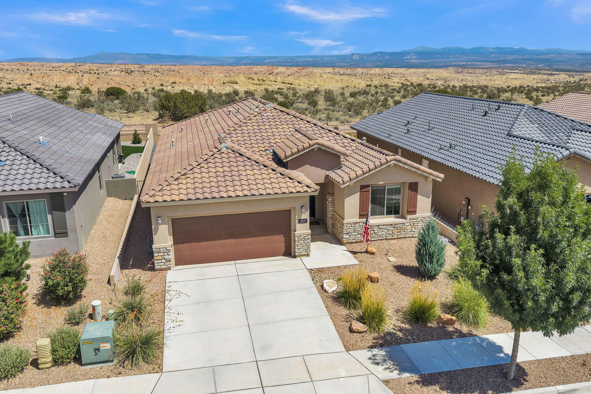 2819 Kings Canyon Loop NE 