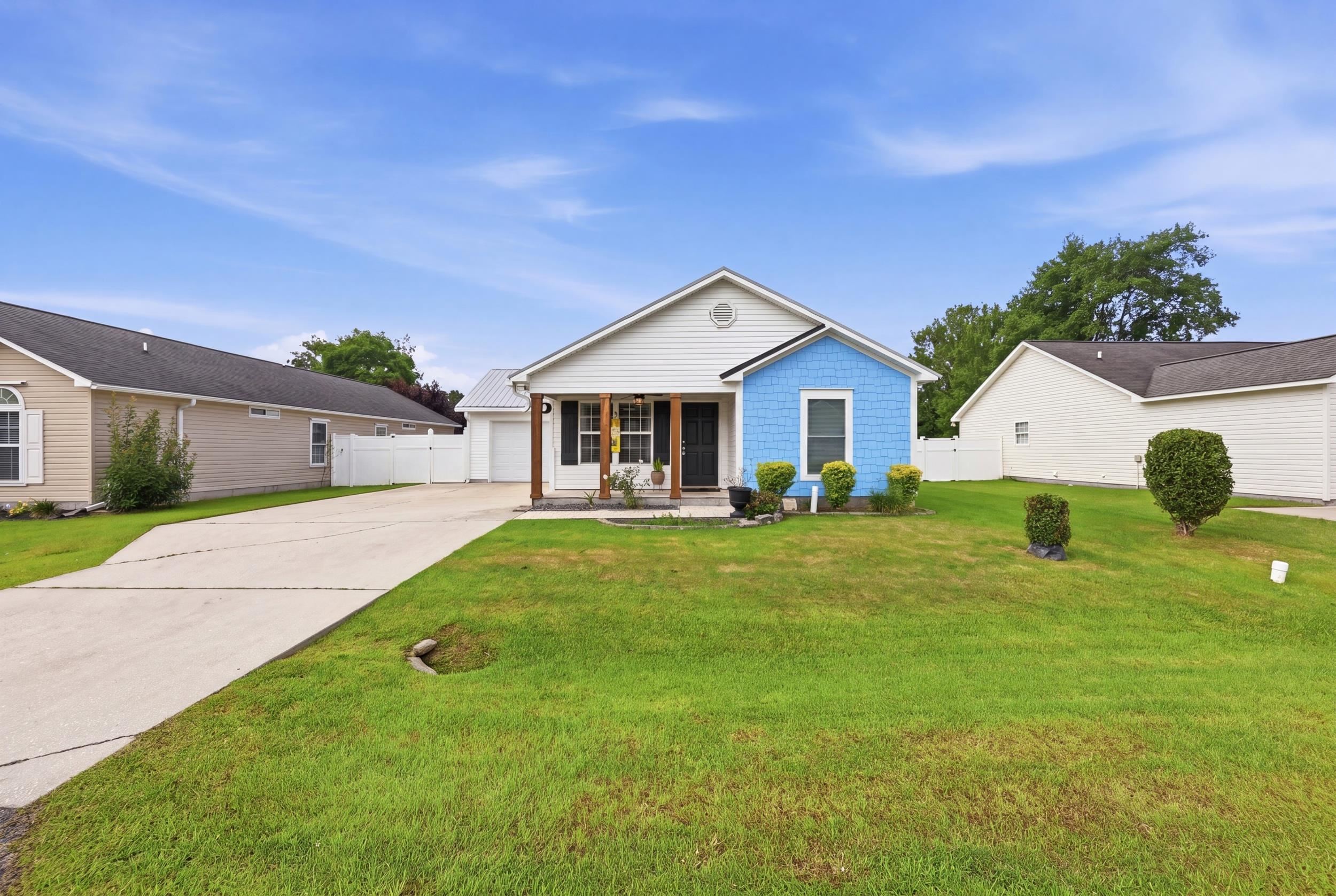 Photo 3 of Sale Pending at 5017 Blue Spruce Ln, Murrells Inlet, SC 29576 | MLS# 2618576 | Listing updated on 2026-09-22