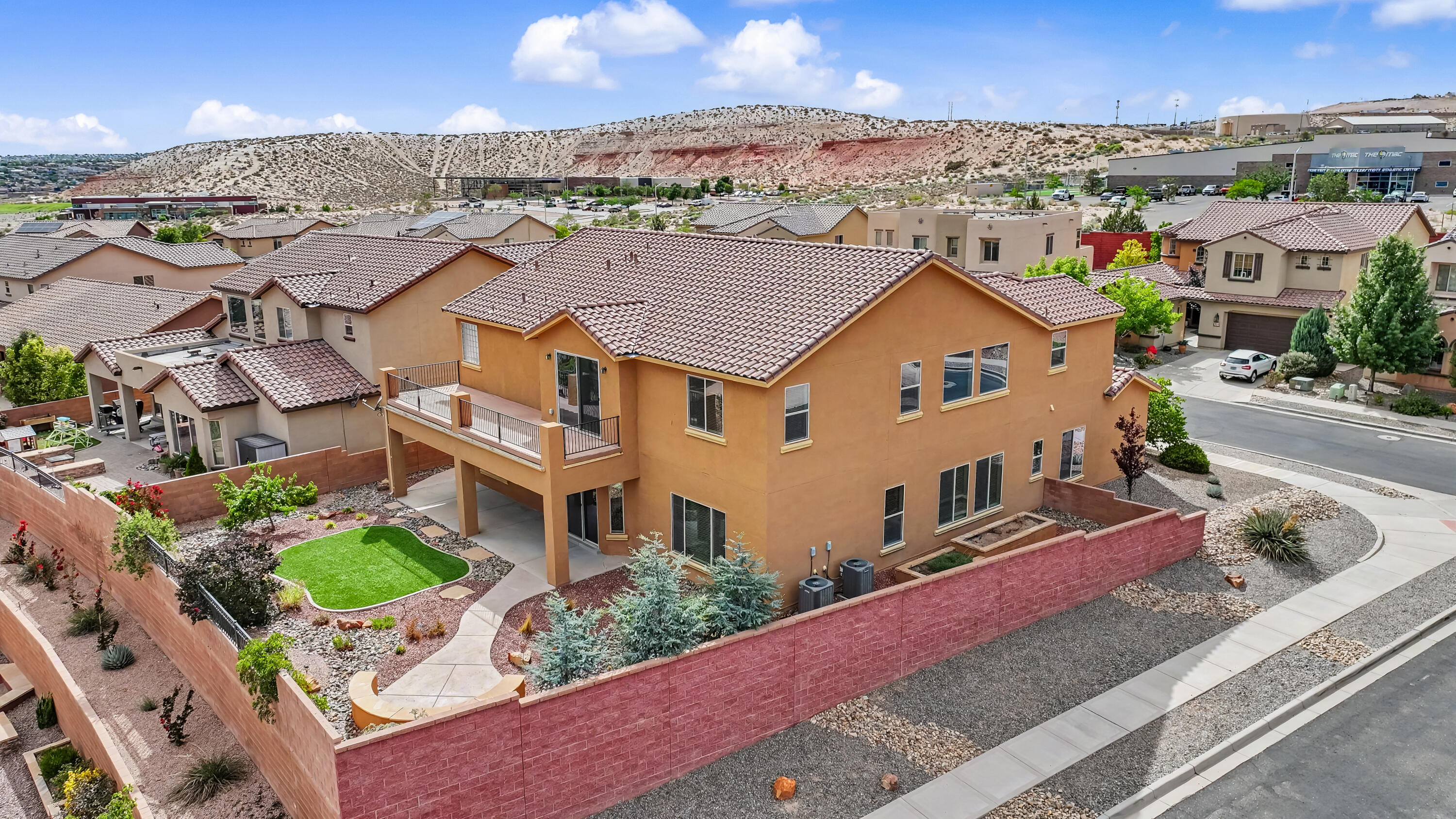 848 Mesa Roja Trail NE 
