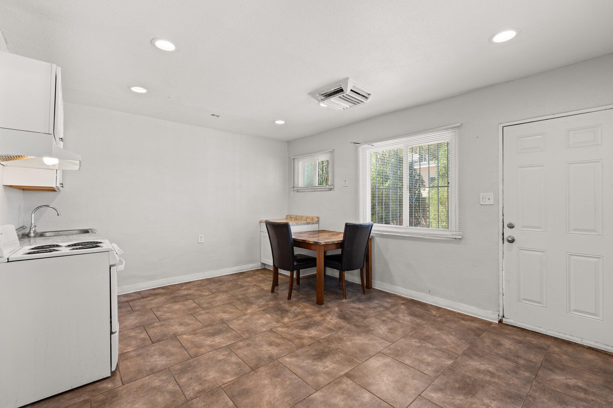 3rd image of 525 Mesilla St Se #1-6, Albuquerque, NM 87108 | MLS# 1107989