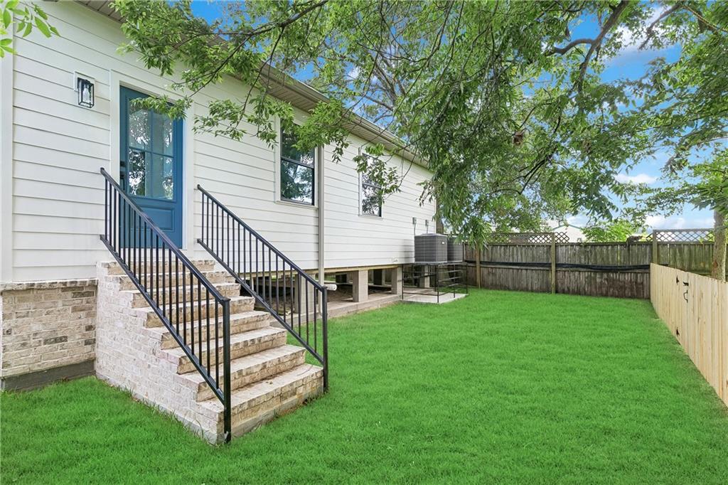 51st image of 1021 1023 Center St, Arabi, LA 70032 | MLS# 2568569