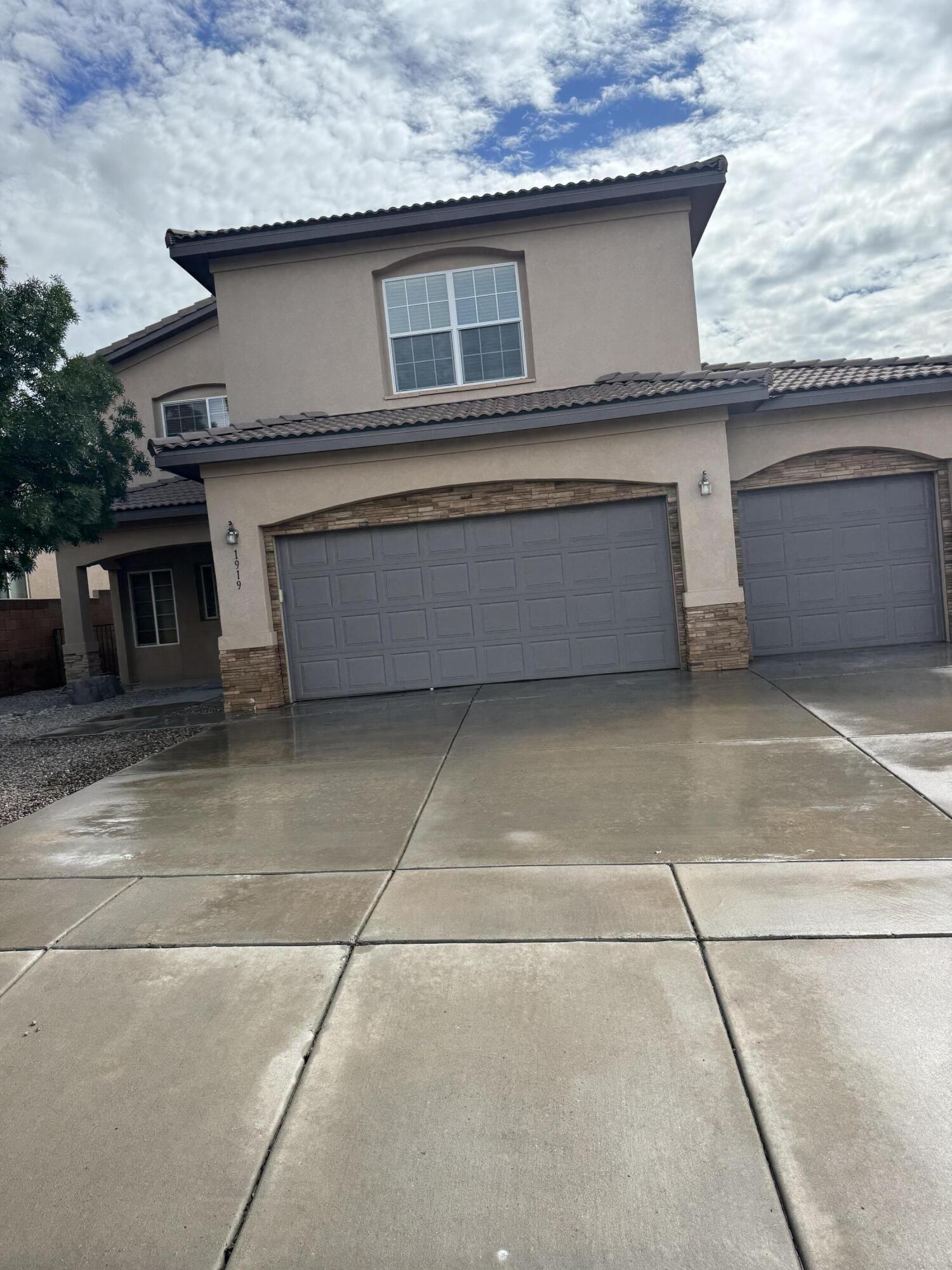 Photo 2 of Single family home for sale at 1919 Cam Fella St Se, Albuquerque, NM 87123 | MLS# 1108133 | Listing updated on 2026-09-18