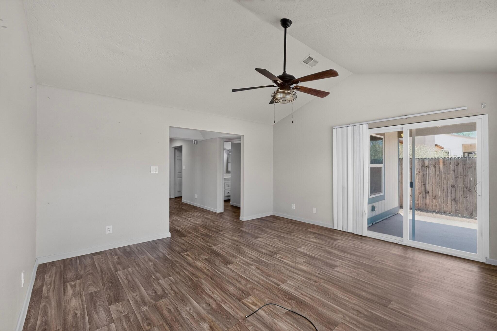 1426 Golden Eye Loop NE 