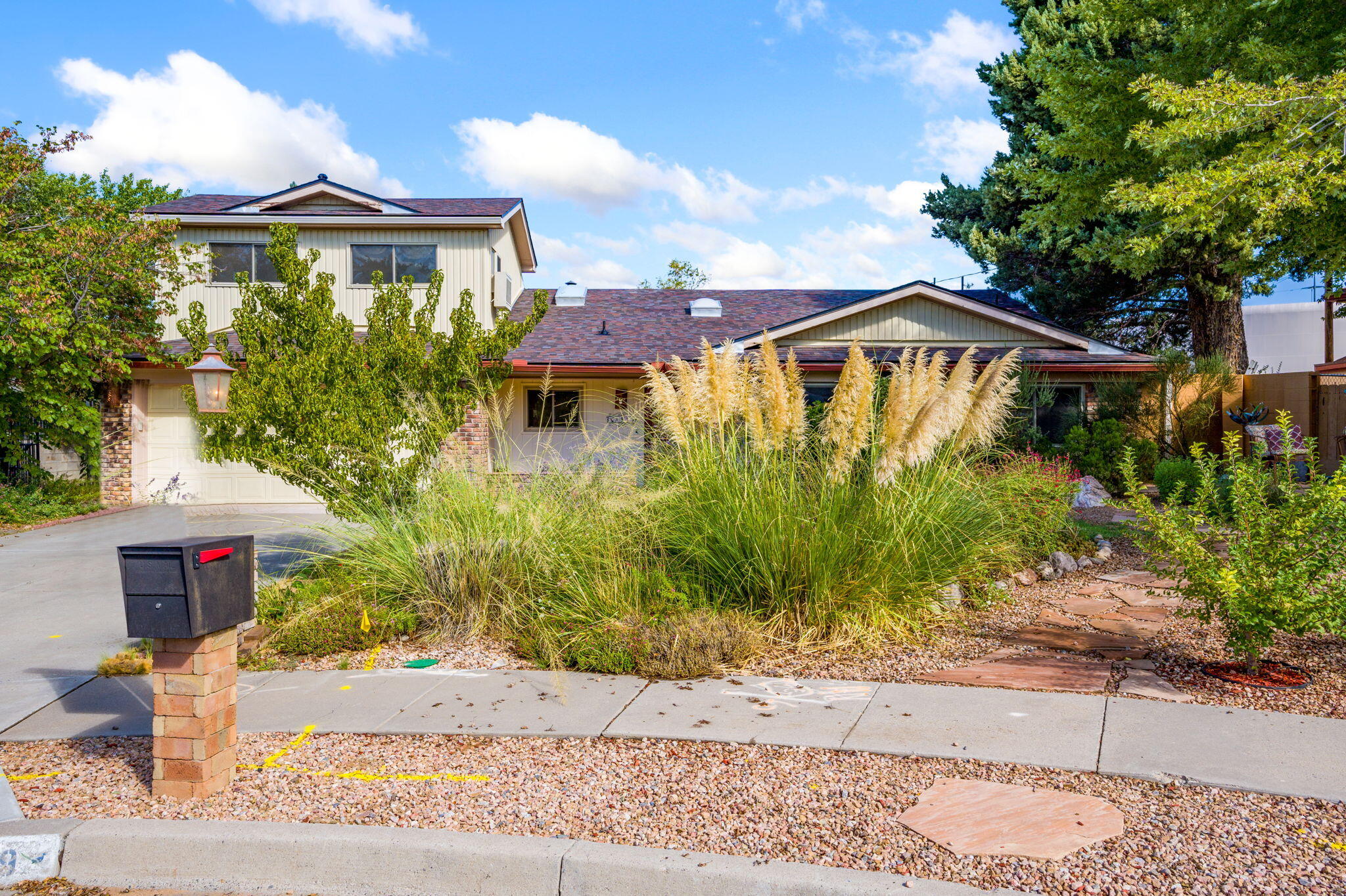 Photo 1 of Single family home for sale at 3929 Doroteo Pl Ne, Albuquerque, NM 87111 | MLS# 1108257 | Listing updated on 2026-09-10
