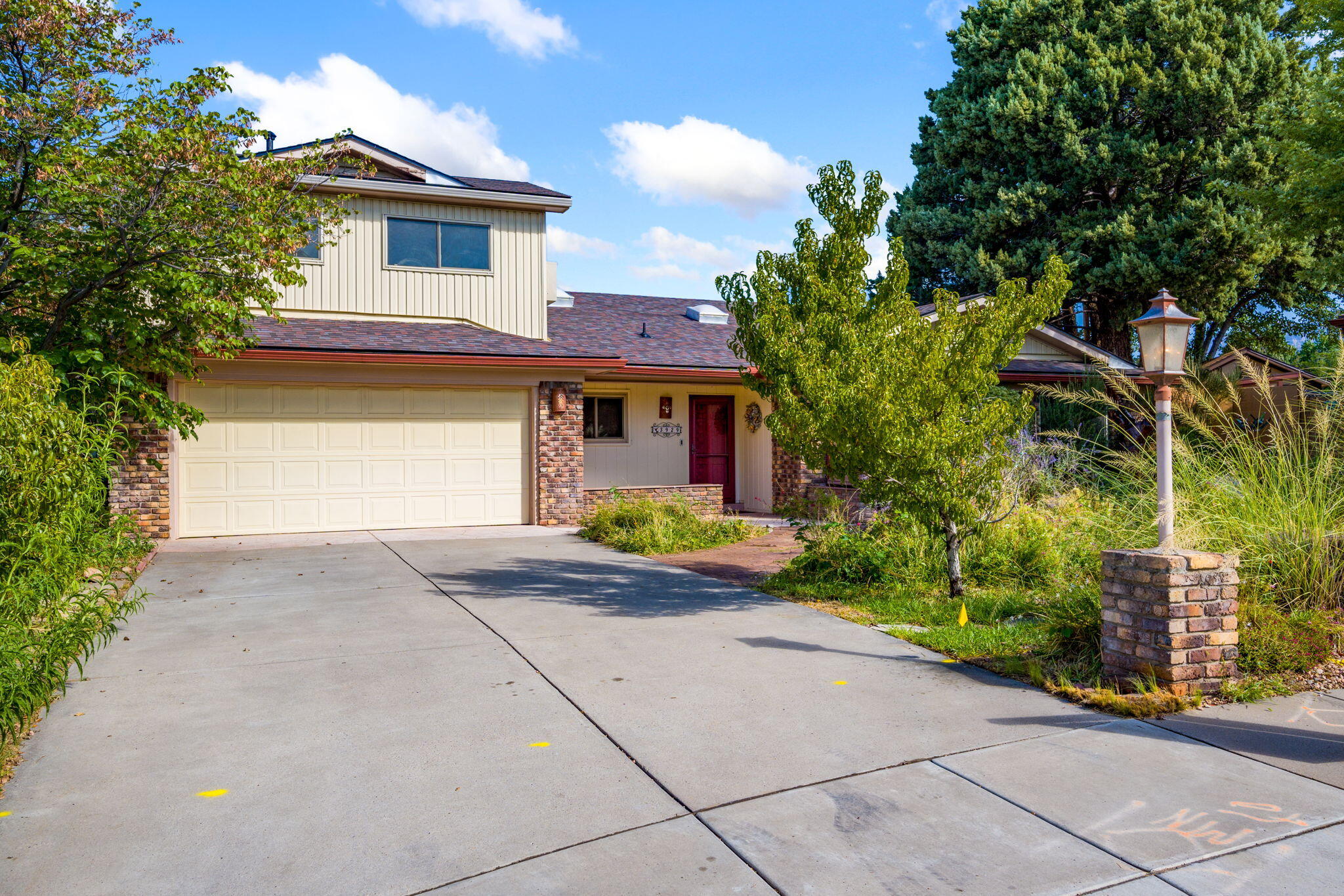 Photo 3 of Single family home for sale at 3929 Doroteo Pl NE, Albuquerque, NM 87111 | MLS# 1108257 | Listing updated on 2026-09-10